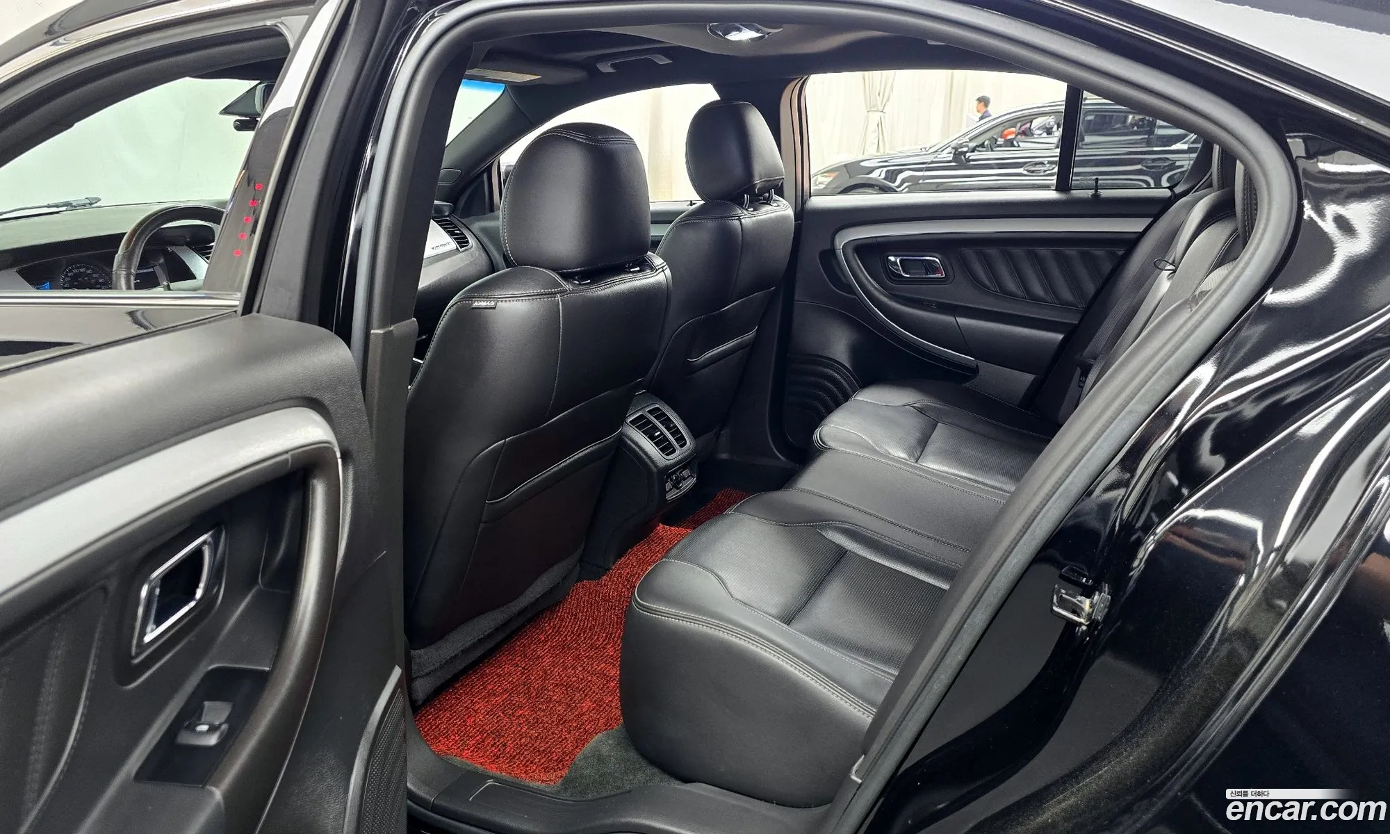 Ford Taurus 2017 1FAHP2F93HG106127 — 11