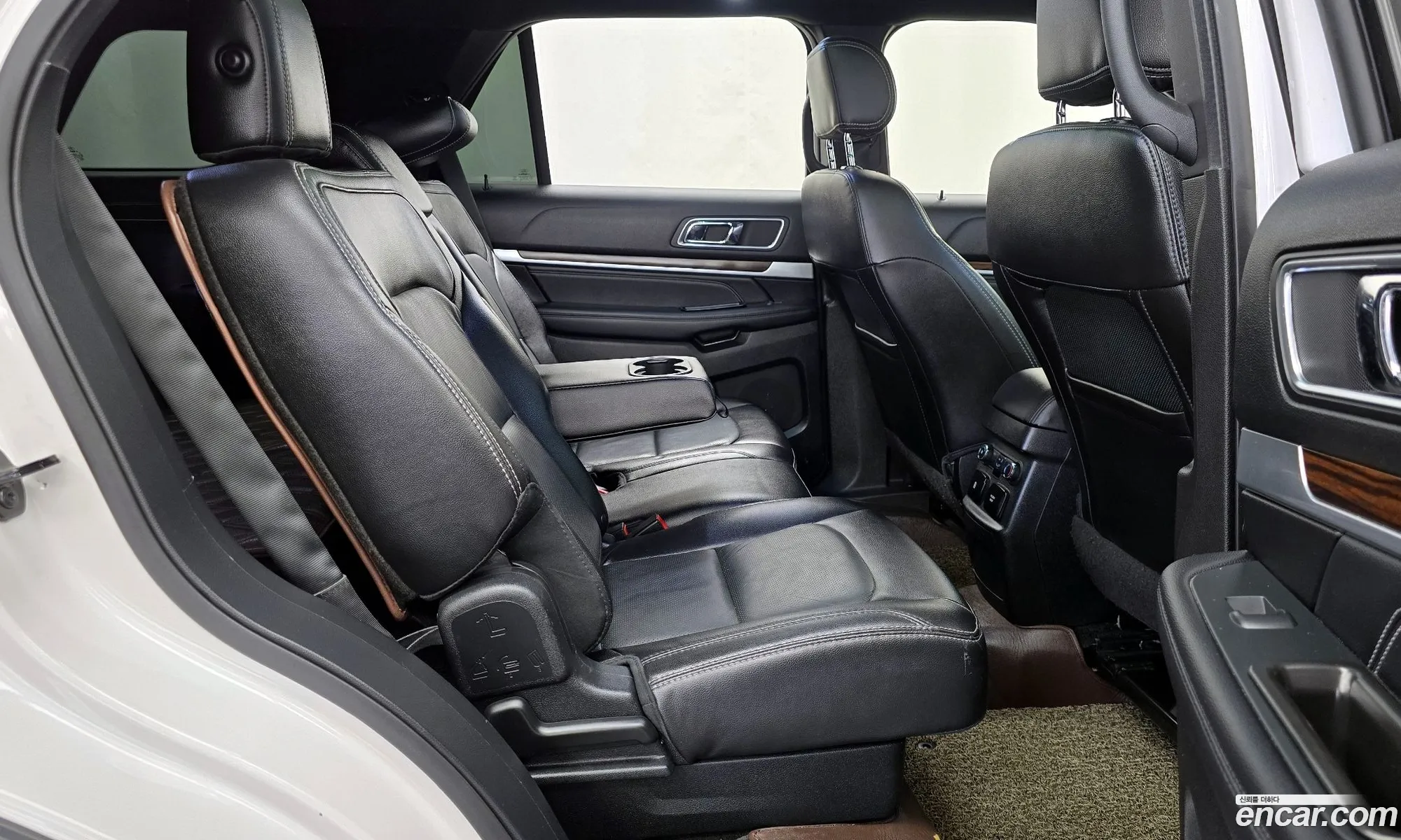 Ford Explorer 2016 1FM5K8FH0HGA30450 — 11
