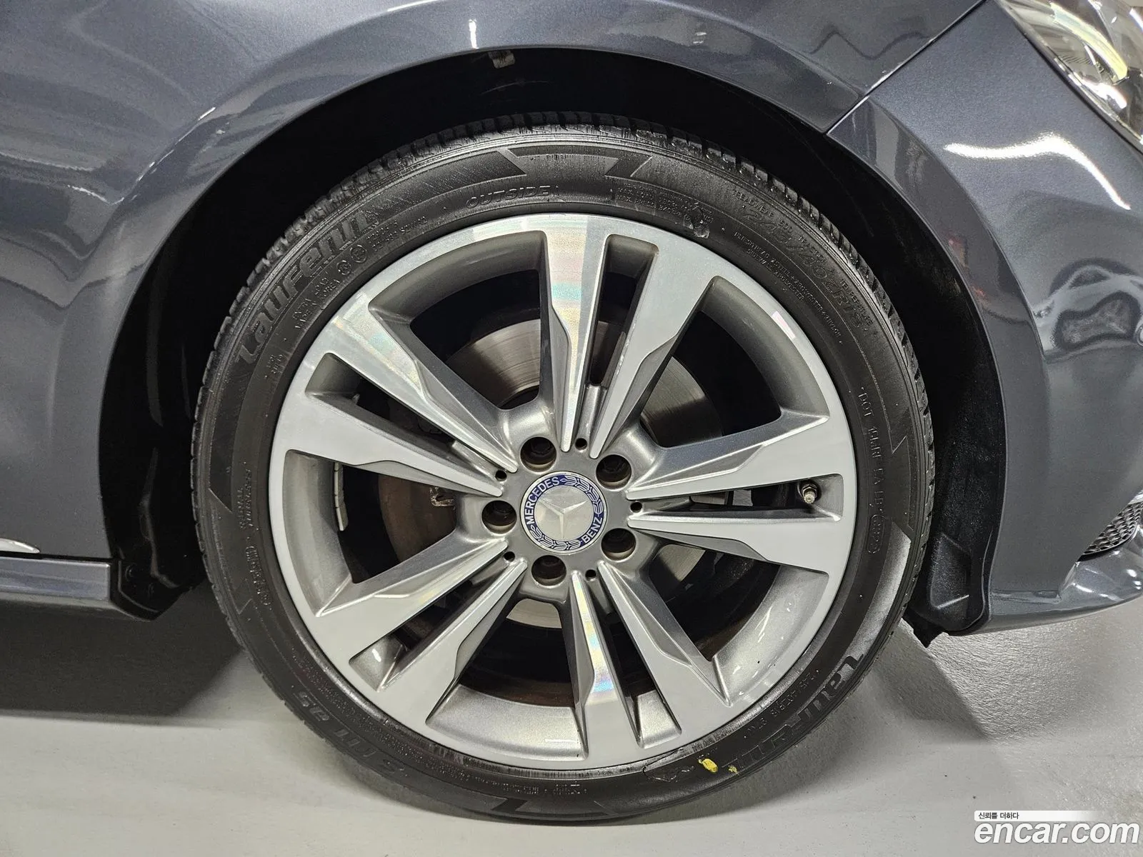Mercedes-Benz E-Class W212 2015 — 13