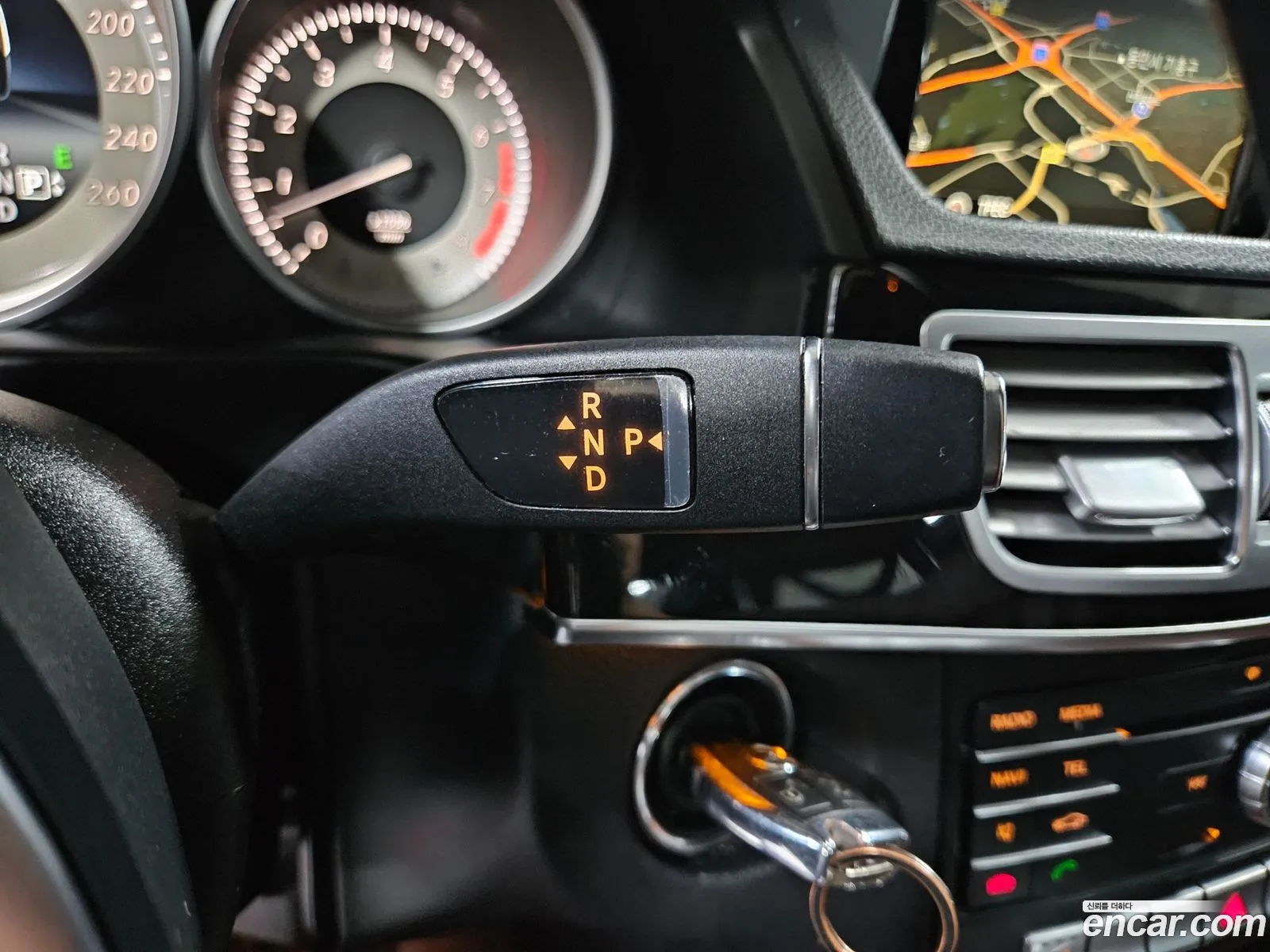 Mercedes-Benz E-Class W212 2015 — 12
