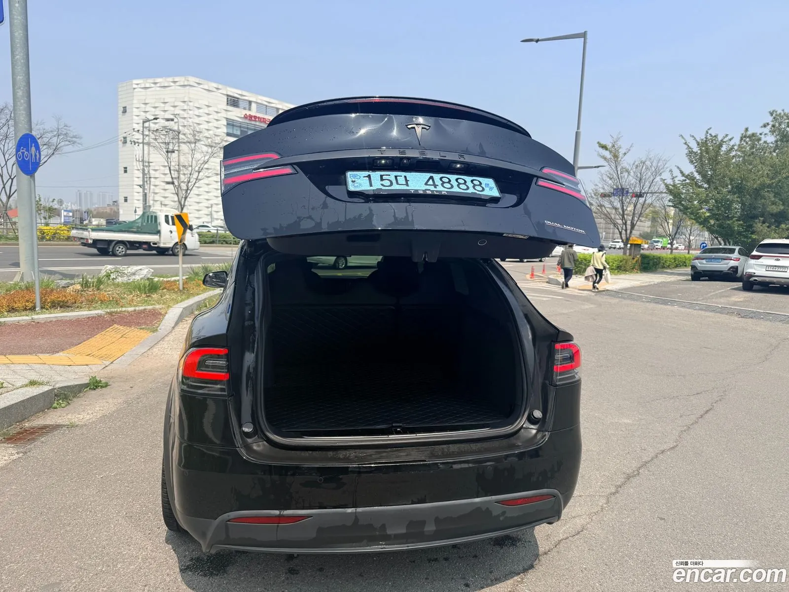 Tesla Model X 2020 — 6