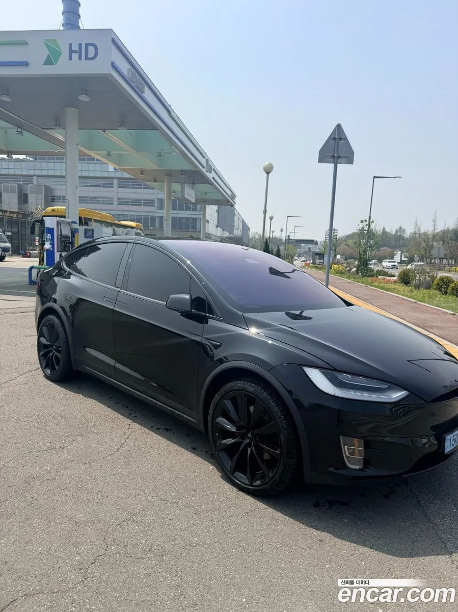 Tesla Model X 2020 — 7
