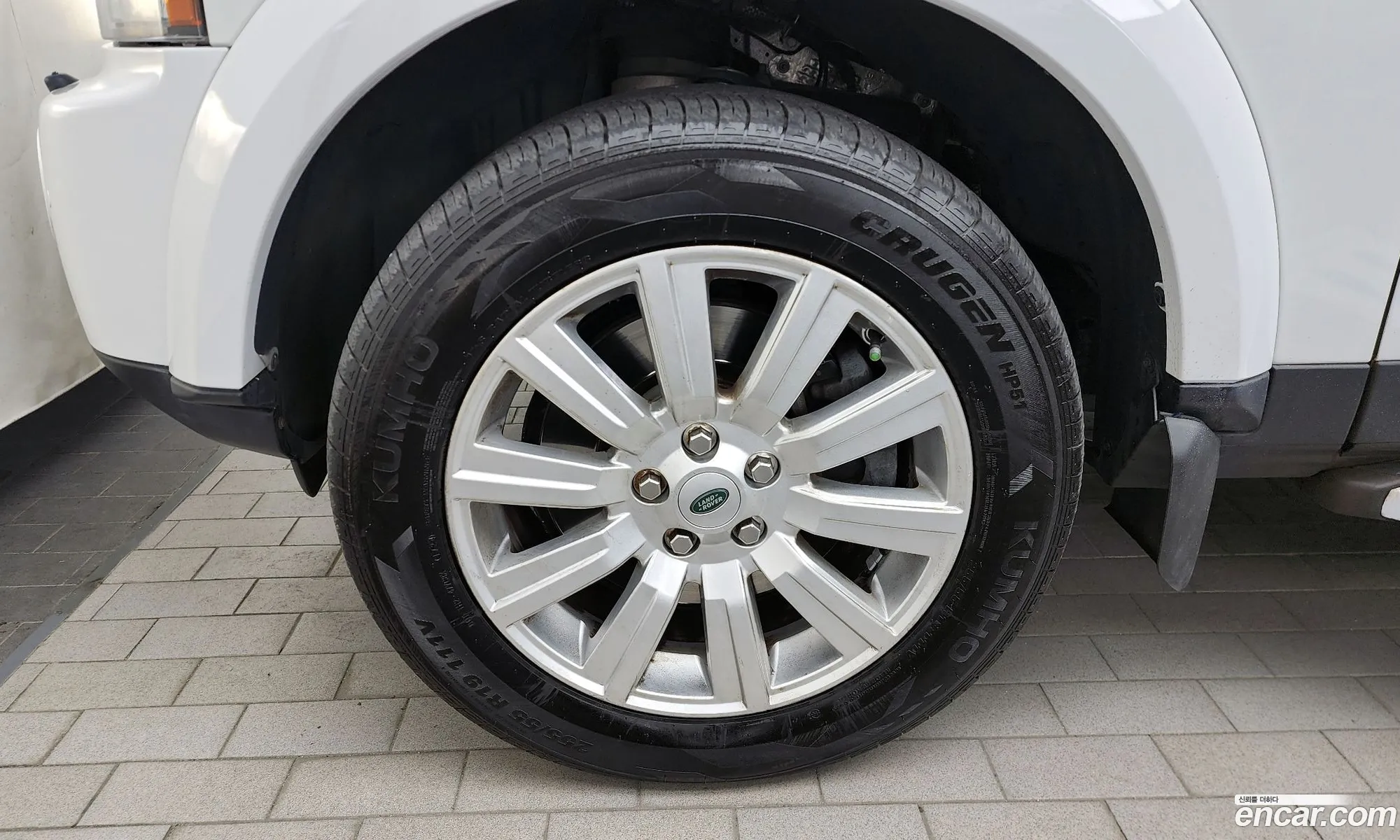 Land Rover Discovery 4 2013 SALLAAAG6DA675892 — 28