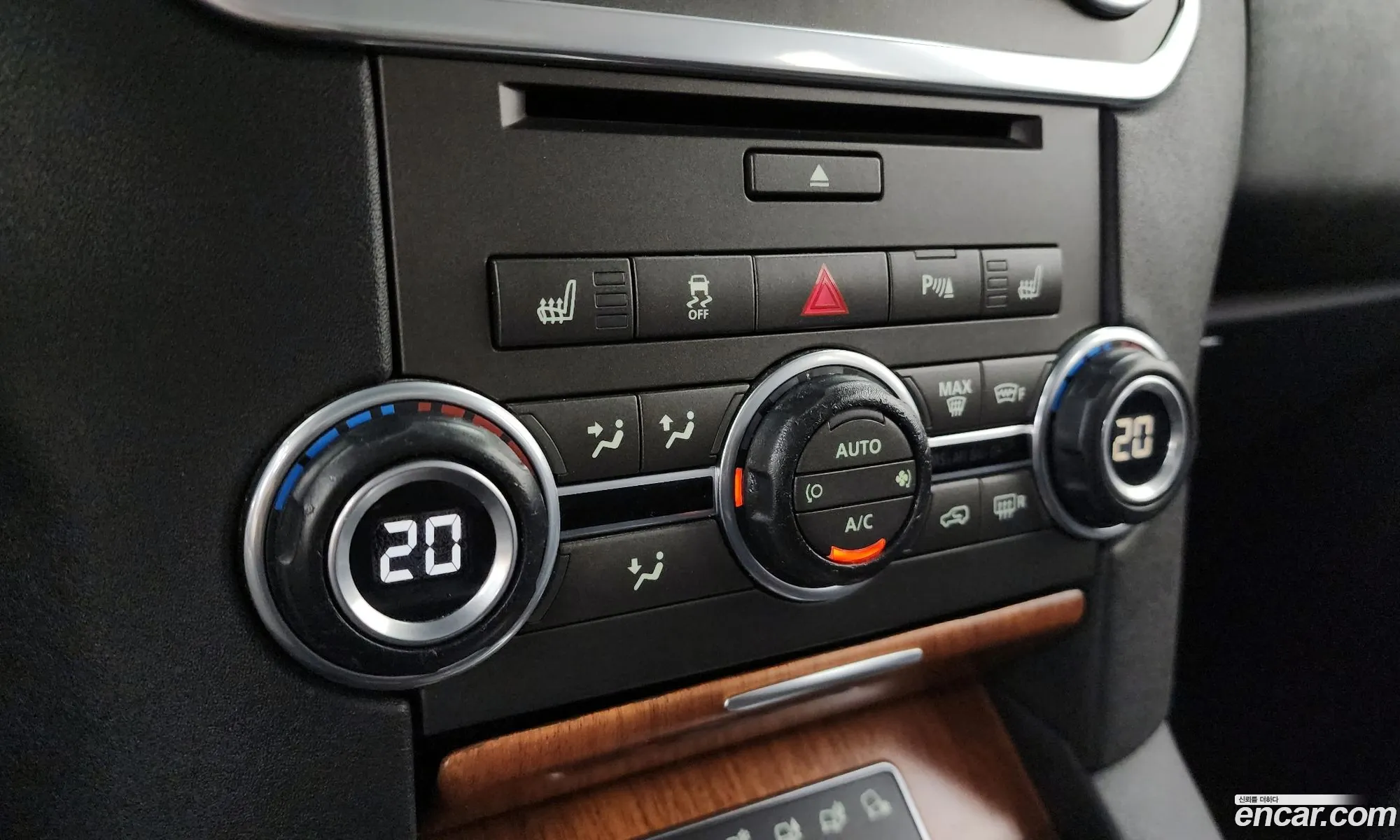 Land Rover Discovery 4 2013 SALLAAAG6DA675892 — 12