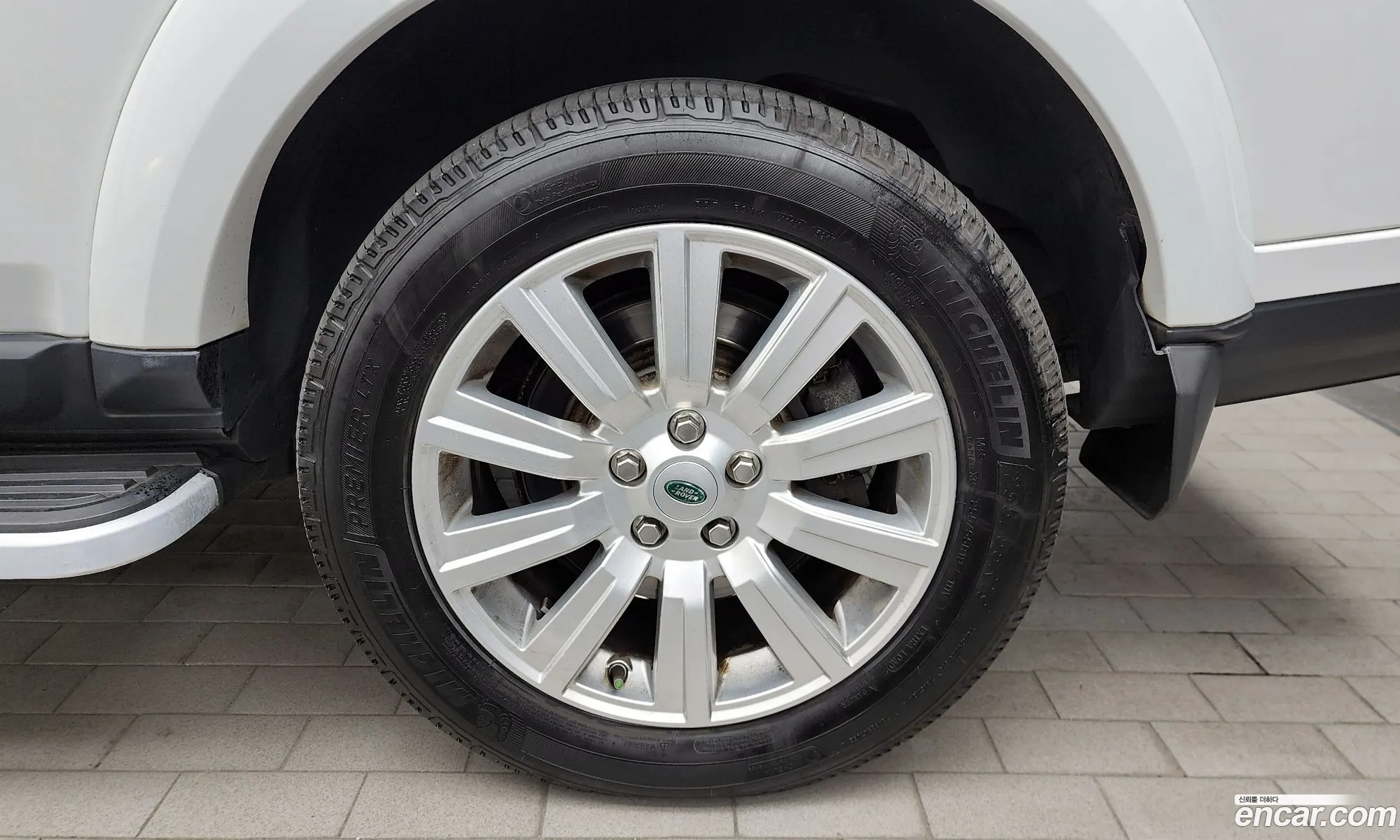 Land Rover Discovery 4 2013 SALLAAAG6DA675892 — 2