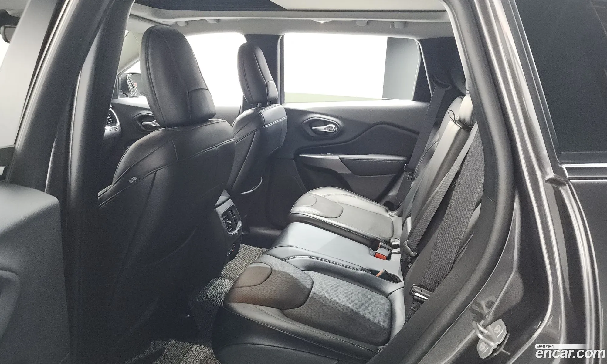 Jeep Cherokee 2021 1C4PJMDB4MD187028 — 26