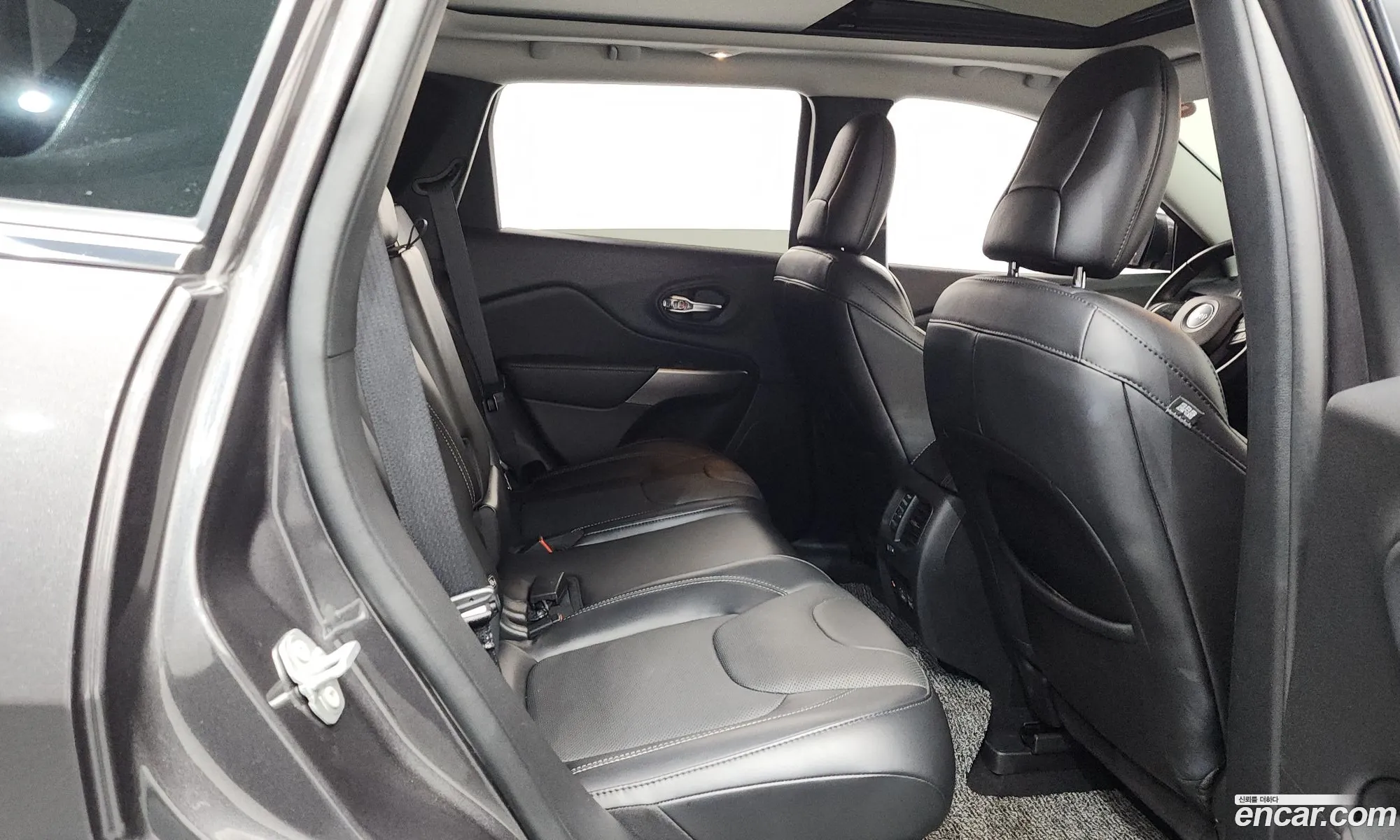 Jeep Cherokee 2021 1C4PJMDB4MD187028 — 24