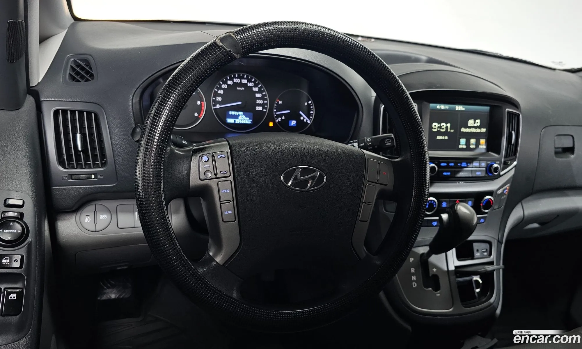 Hyundai Grand Starex 2017 — 13