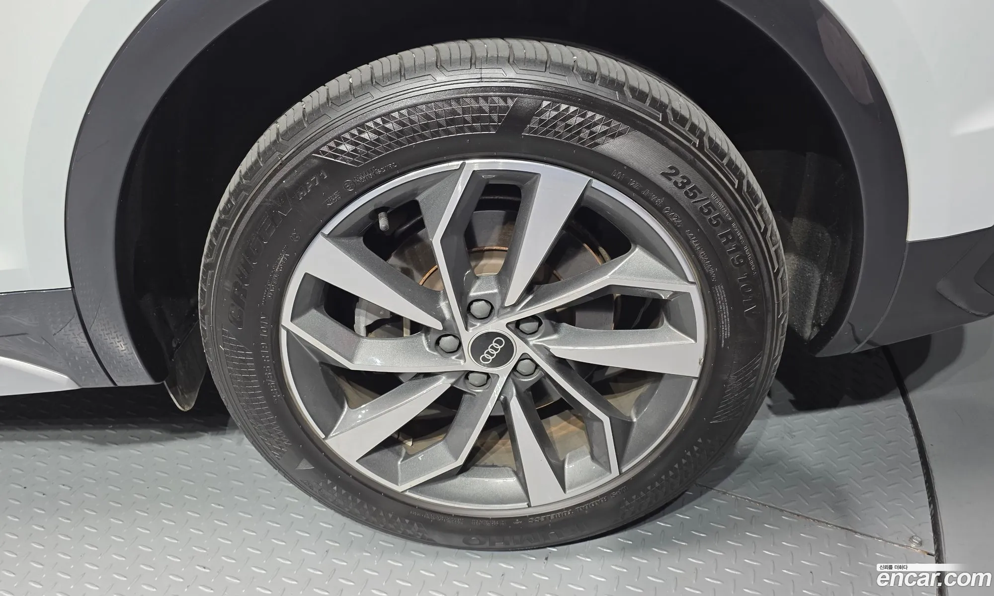 Audi Q5 2022 WAUZZZFY2N2074205 — 24
