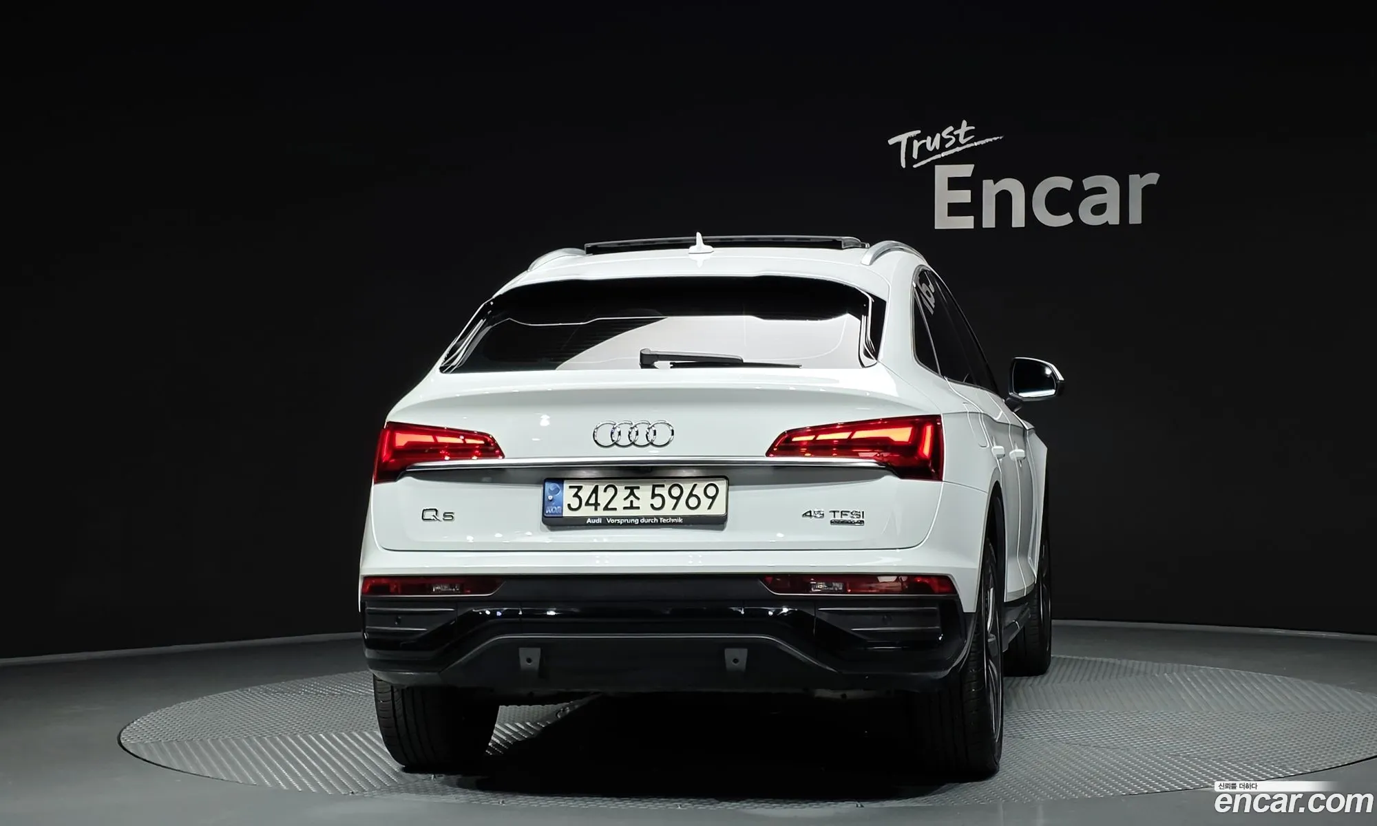 Audi Q5 2022 WAUZZZFY2N2074205 — 18