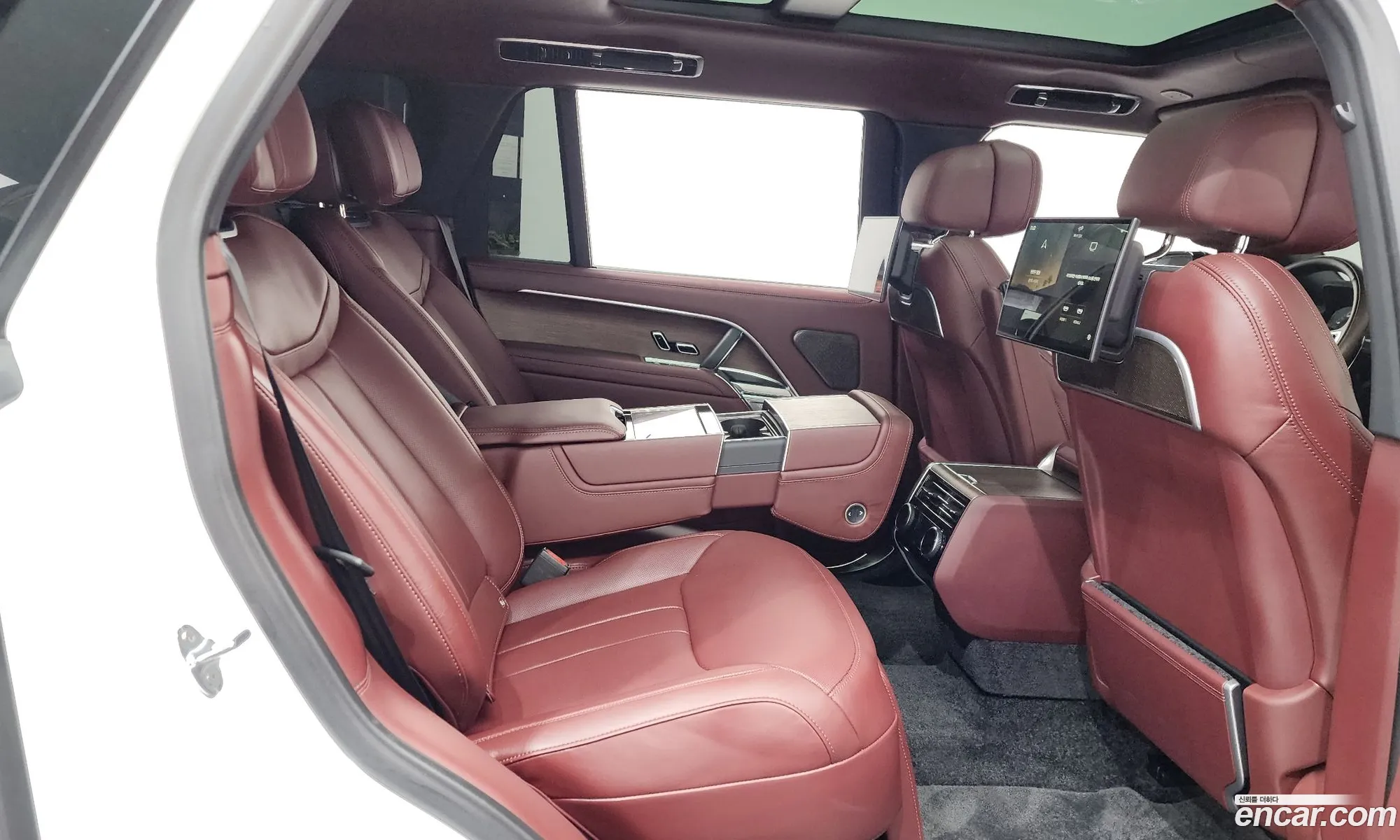 Land Rover Range Rover 2025 SALKABB94SA291864 — 10