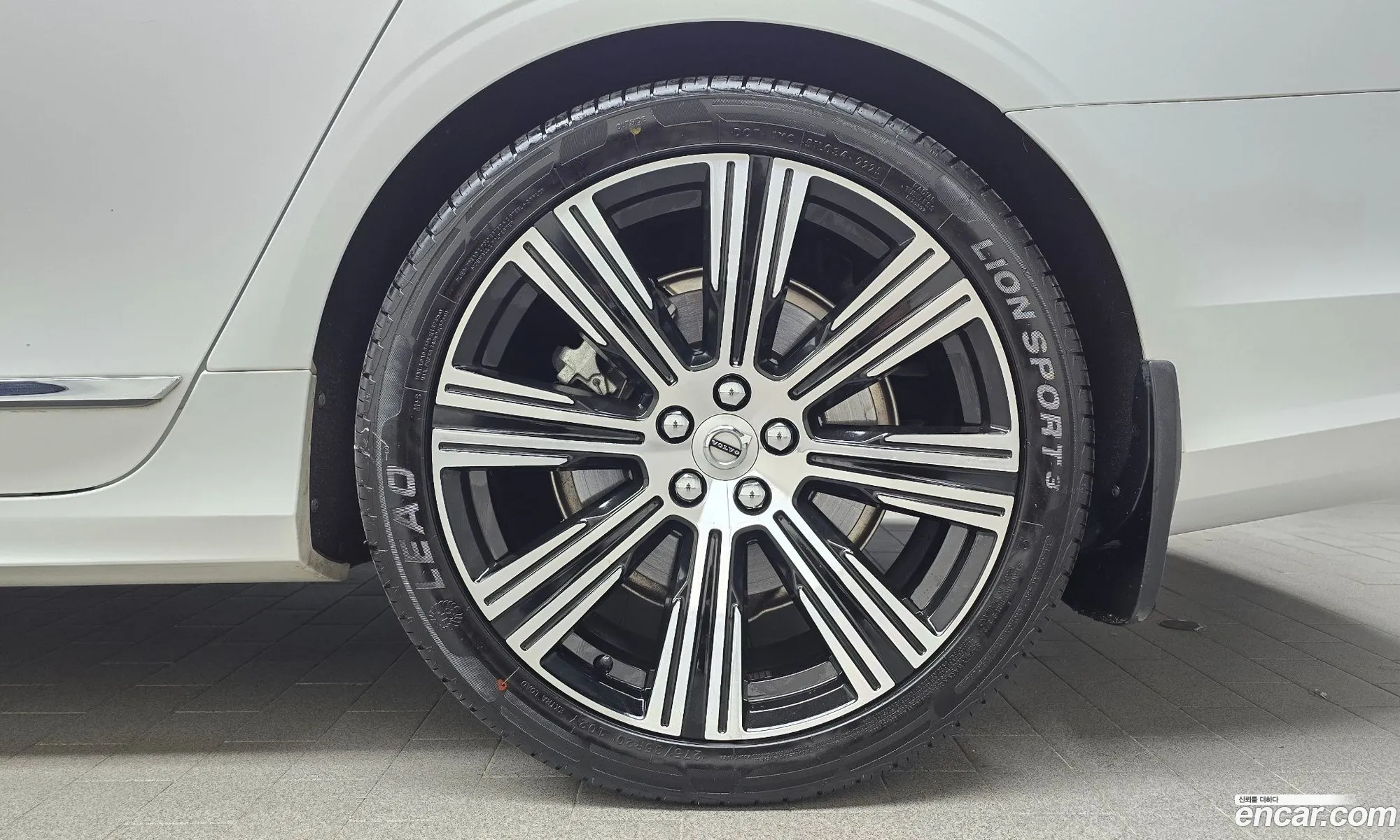 Volvo S90 2022 — 27