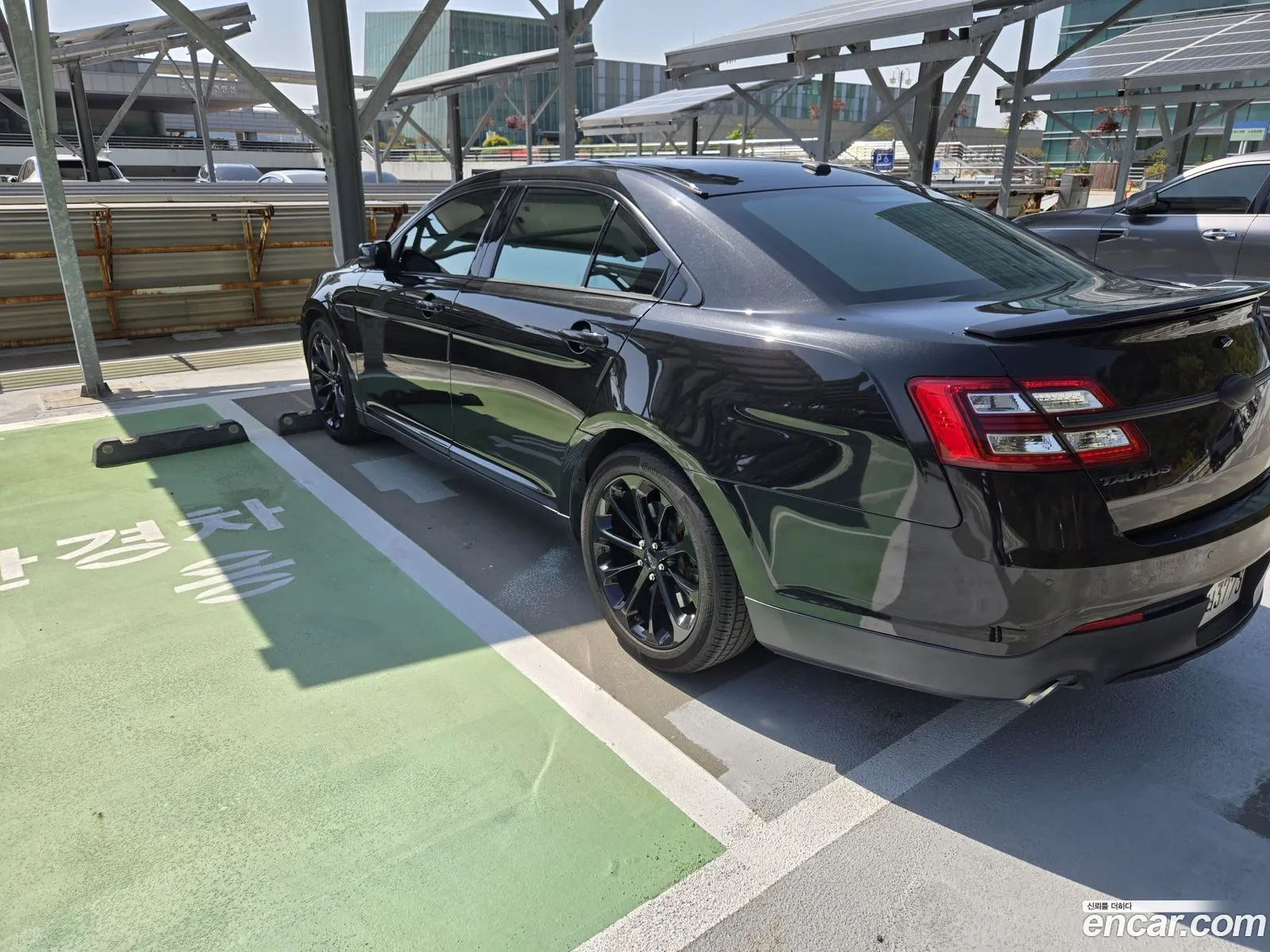Ford Taurus 2015 — 14