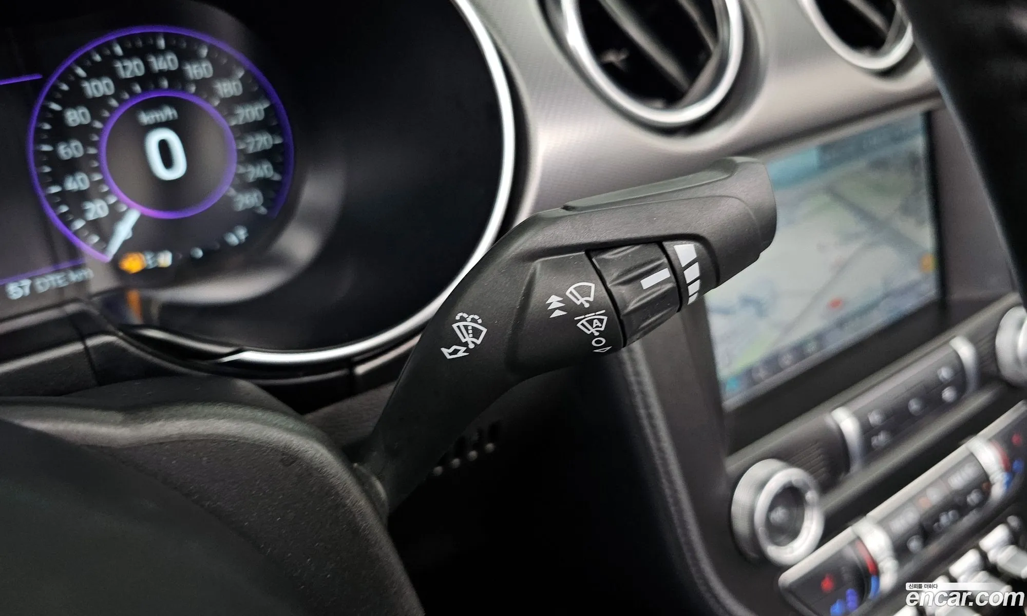 Ford Mustang 2022 — 28