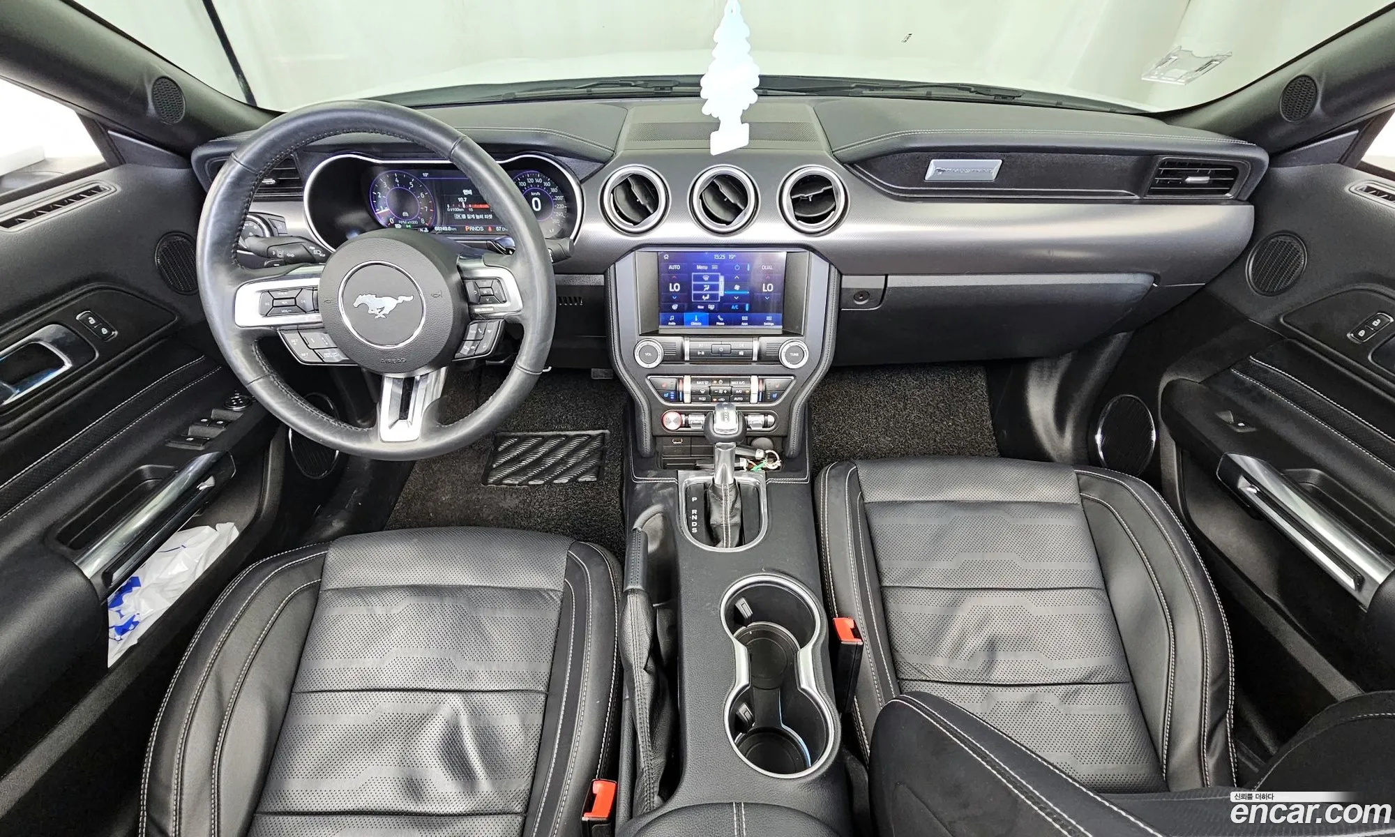 Ford Mustang 2022 — 16