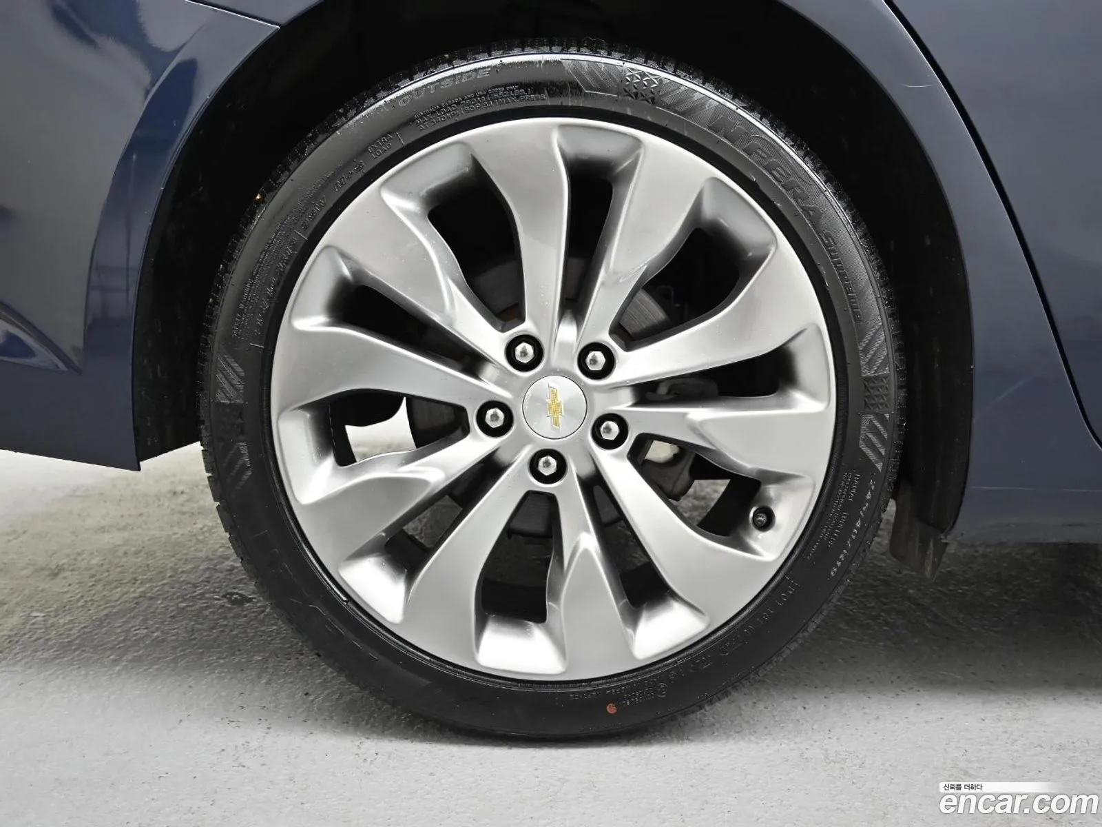 Chevrolet (GM Daewoo) Malibu 2016 — 12