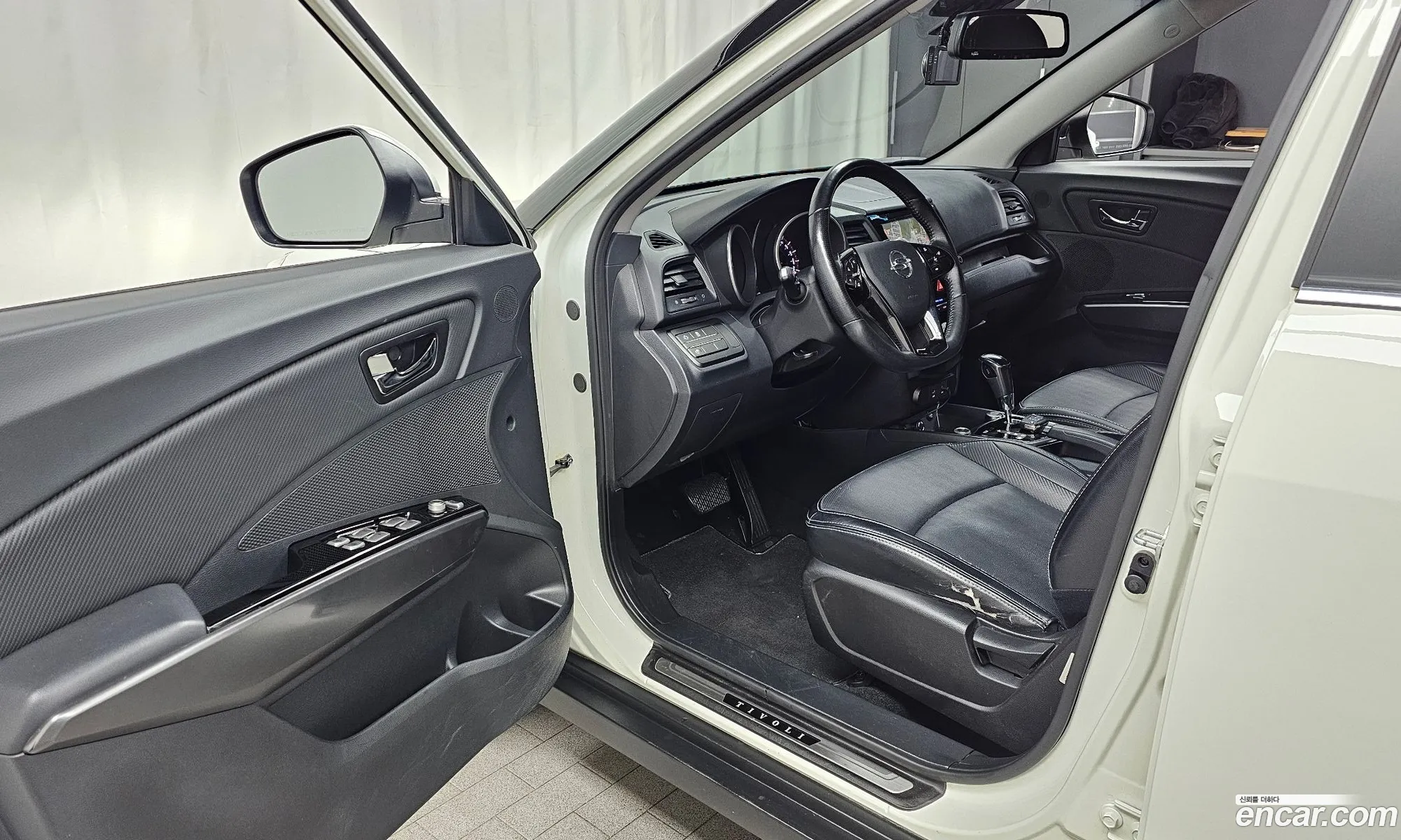 KG Mobility (SsangYong) Tivoli Air 2017 — 18