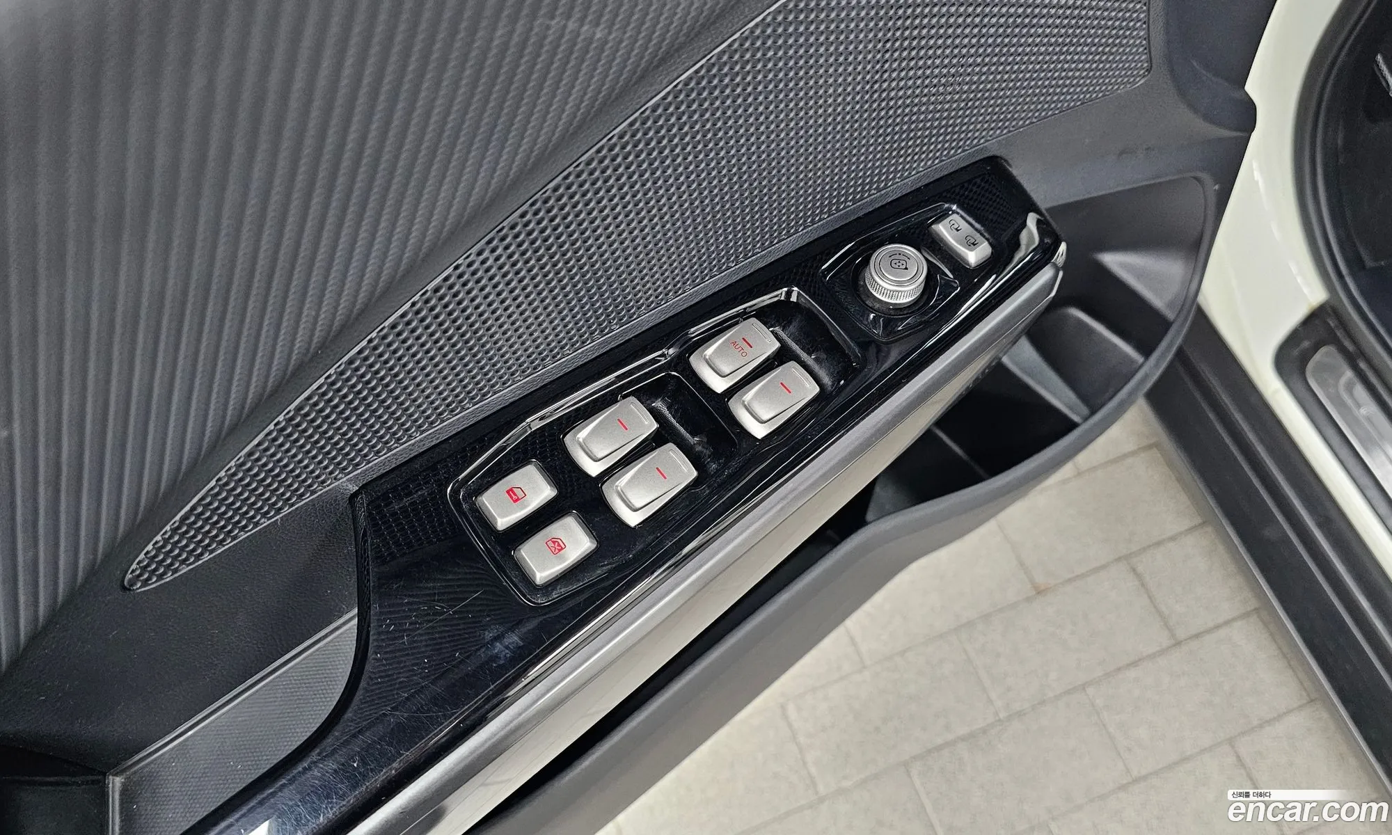 KG Mobility (SsangYong) Tivoli Air 2017 — 3