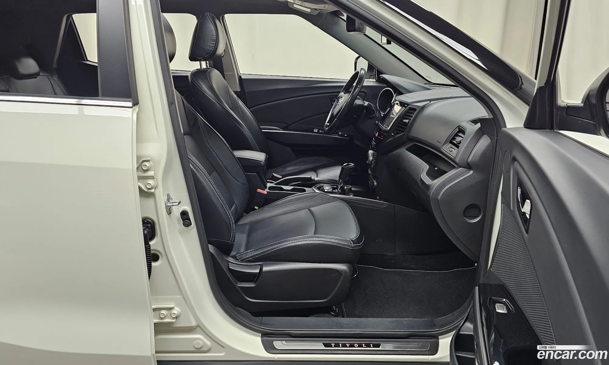 KG Mobility (SsangYong) Tivoli Air 2017 — 21