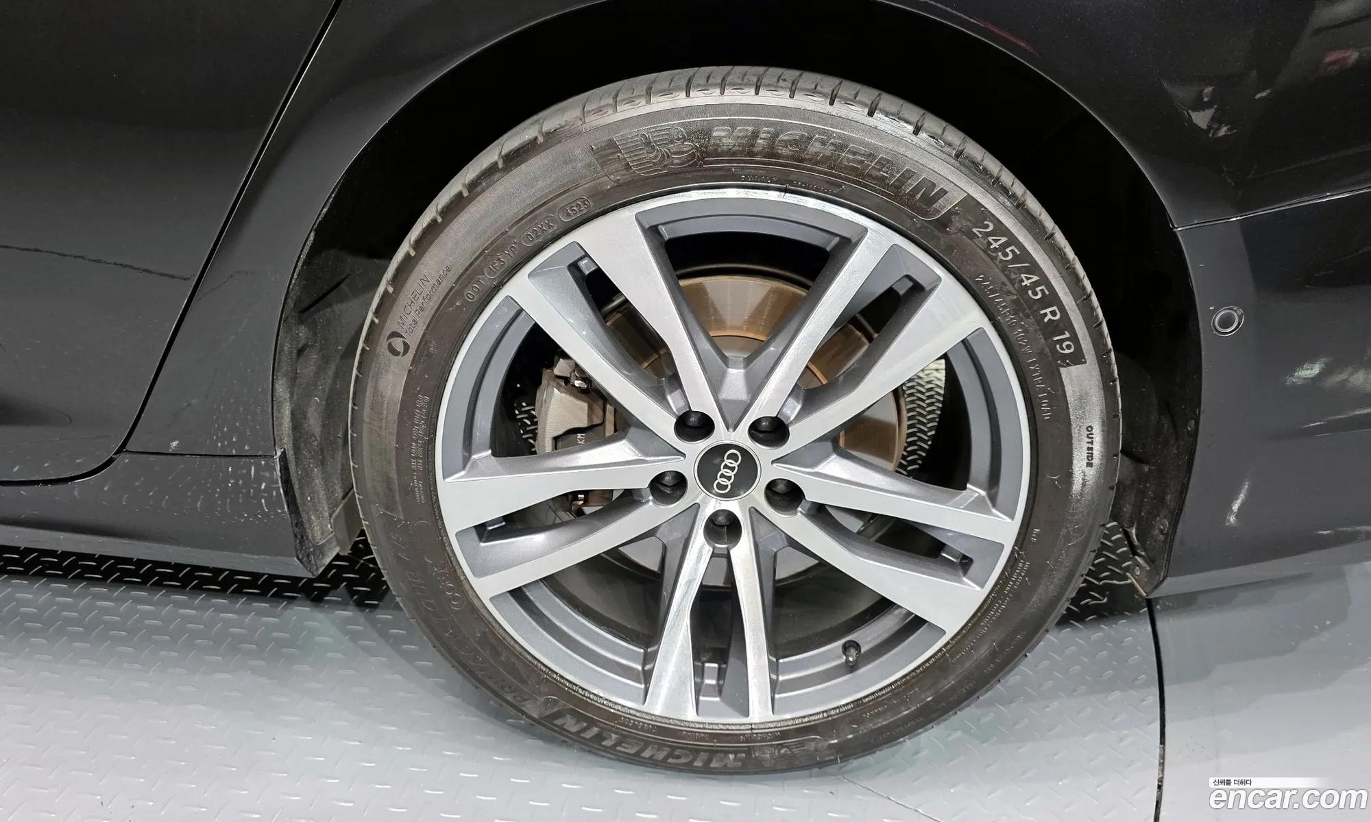 Audi A6 2022 WAUZZZF25NN055934 — 25
