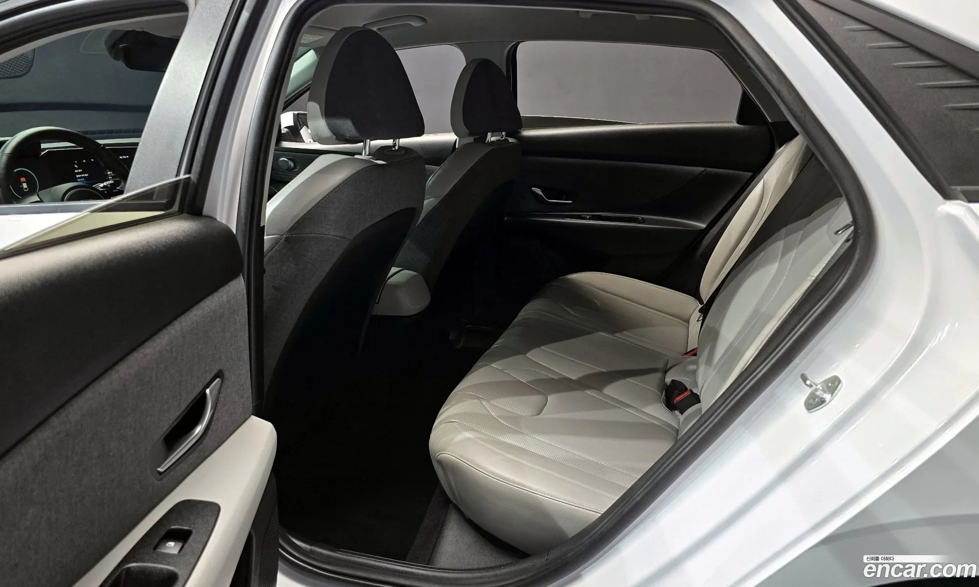 Hyundai Elantra 2021 — 3