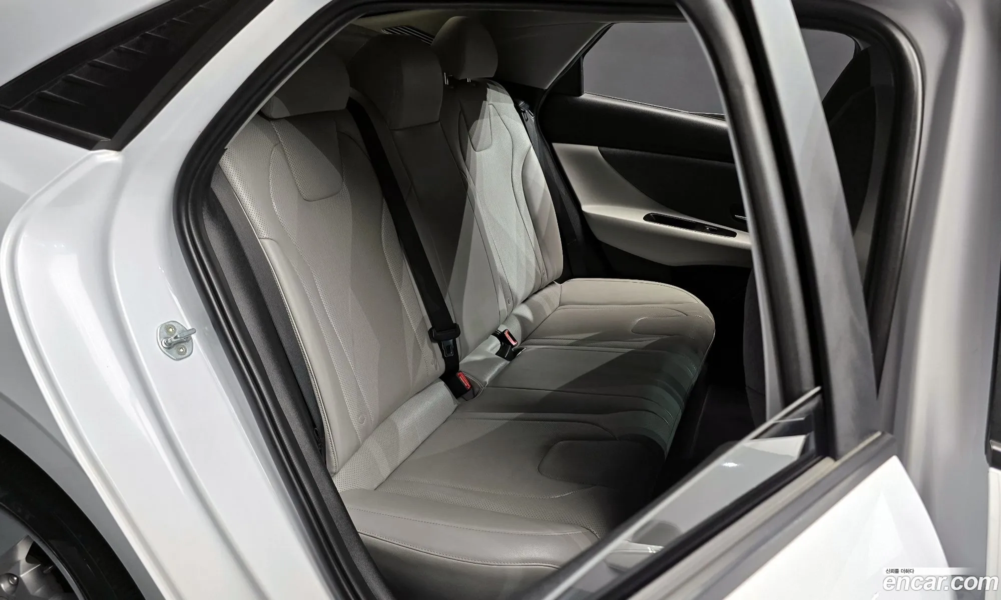 Hyundai Elantra 2021 — 18