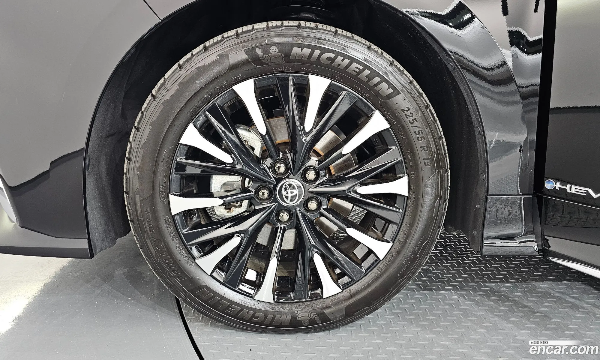Toyota Alphard 2025 — 19