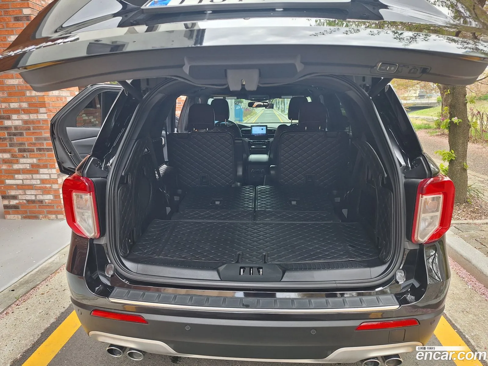 Ford Explorer 6th Gen 2021 — 4