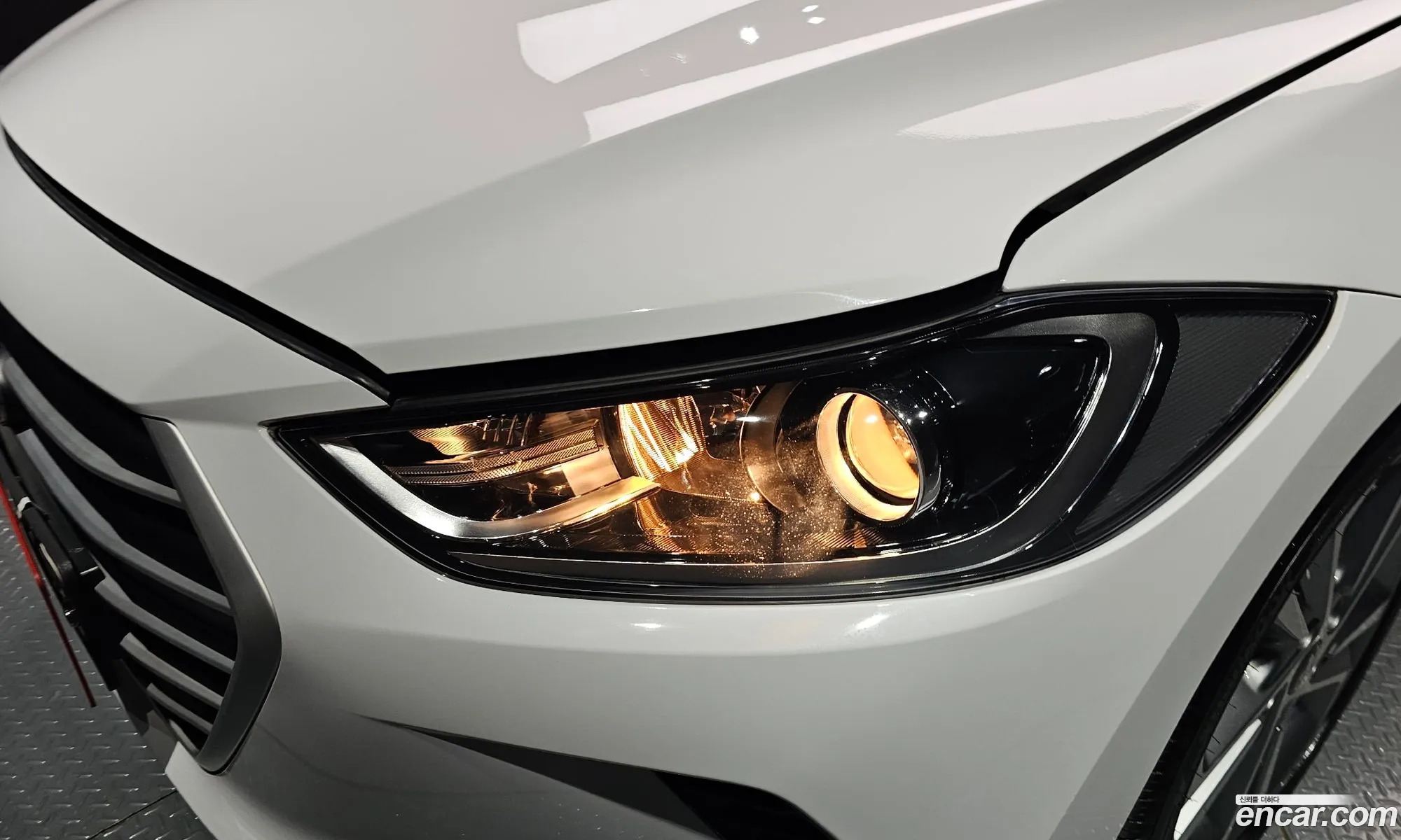 Hyundai Elantra AD 2017 — 13