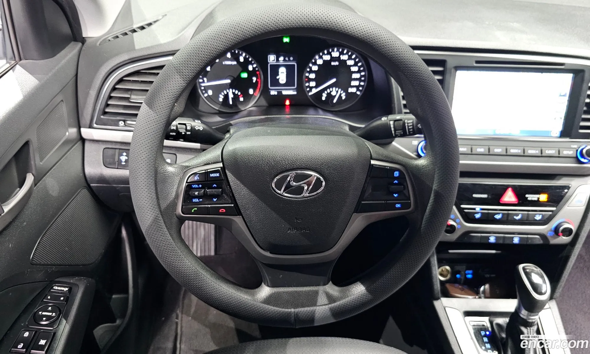 Hyundai Elantra AD 2017 — 15