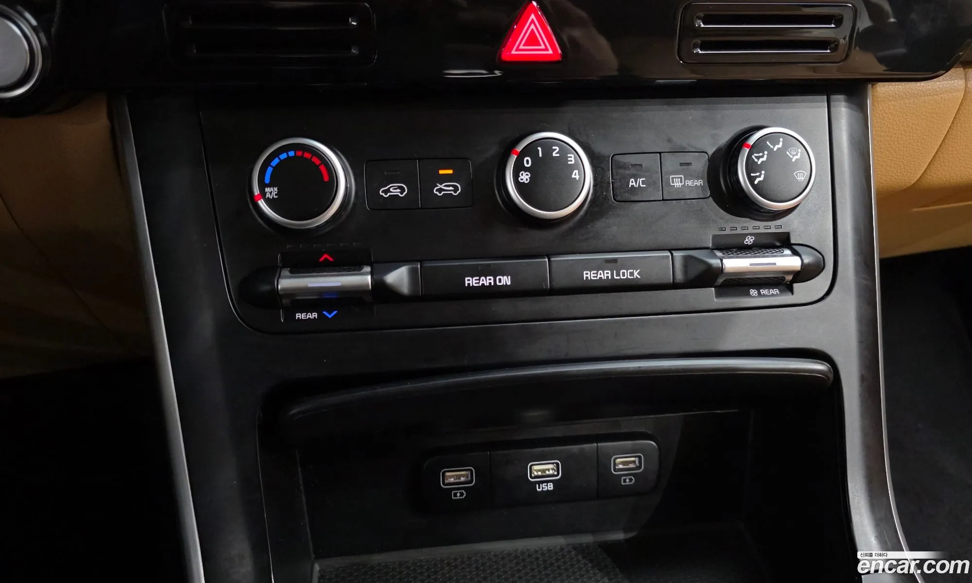 Kia Carnival 2023 — 18