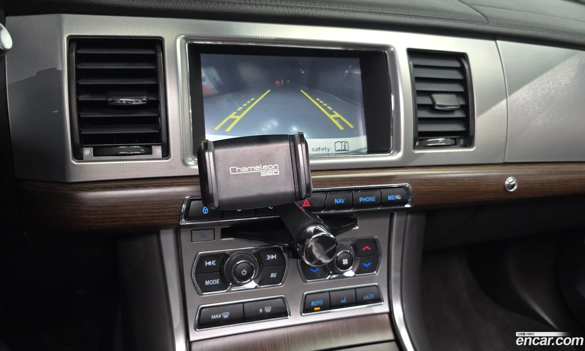 Jaguar XF 2014 — 10