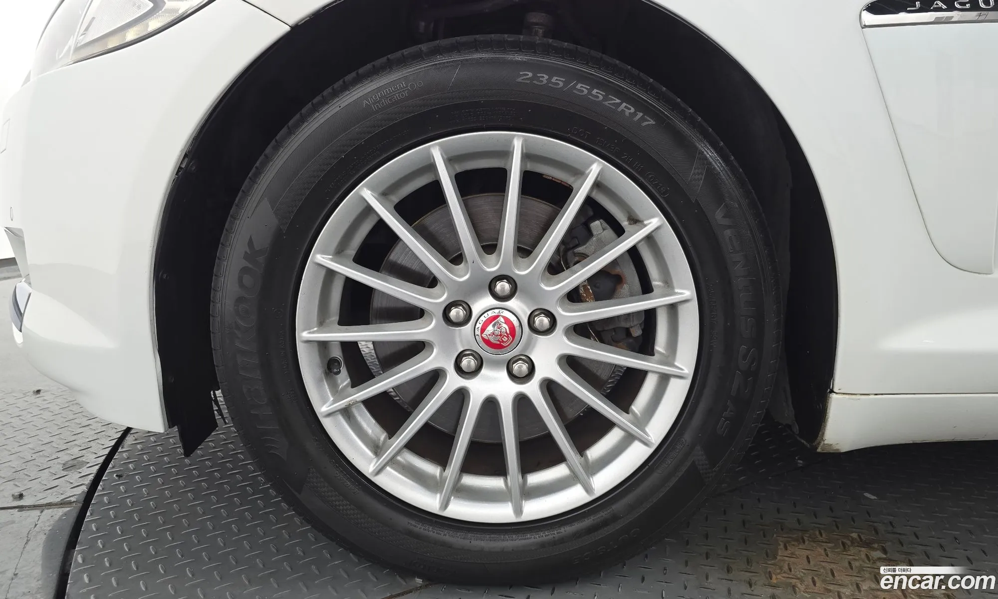 Jaguar XF 2014 — 36