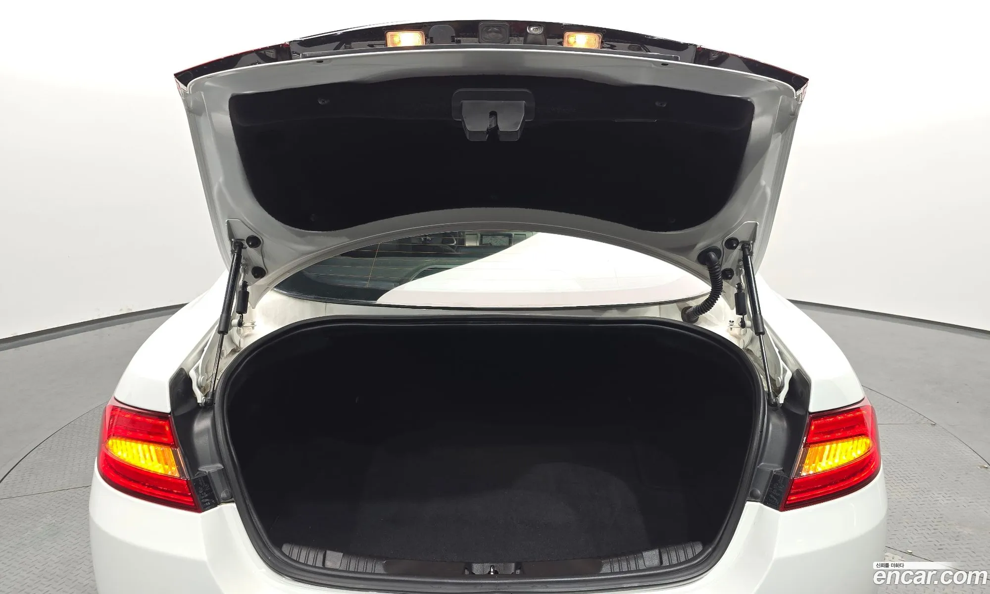Jaguar XF 2014 — 21