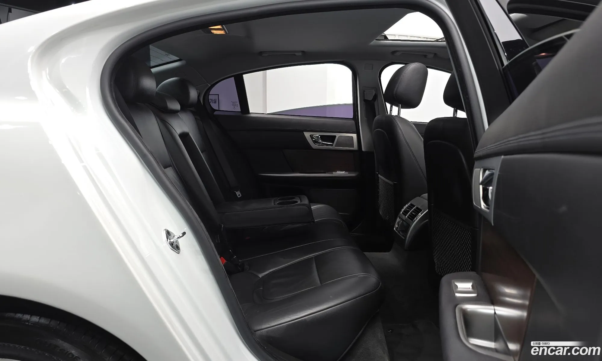 Jaguar XF 2014 — 37