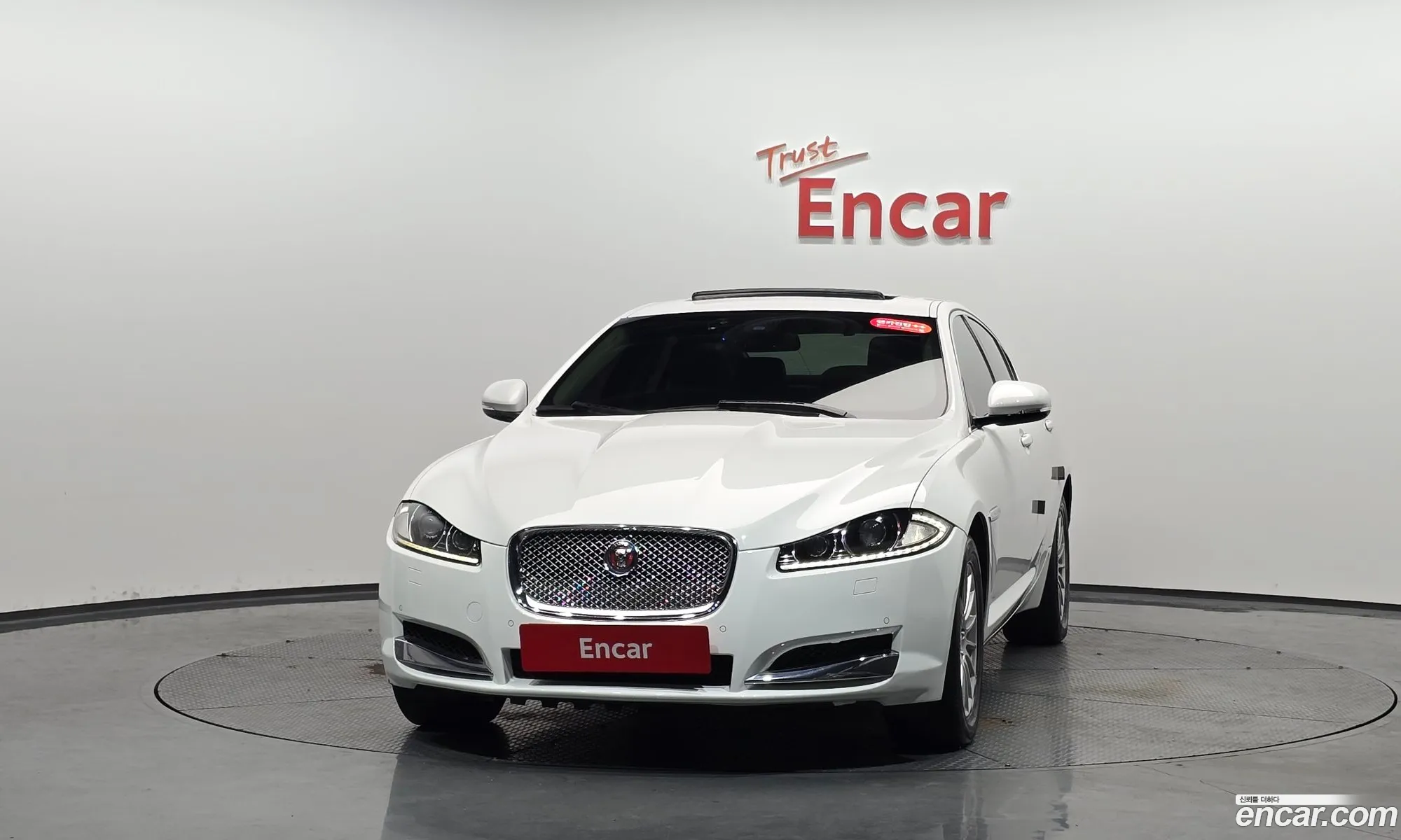 Jaguar XF 2014 — 24