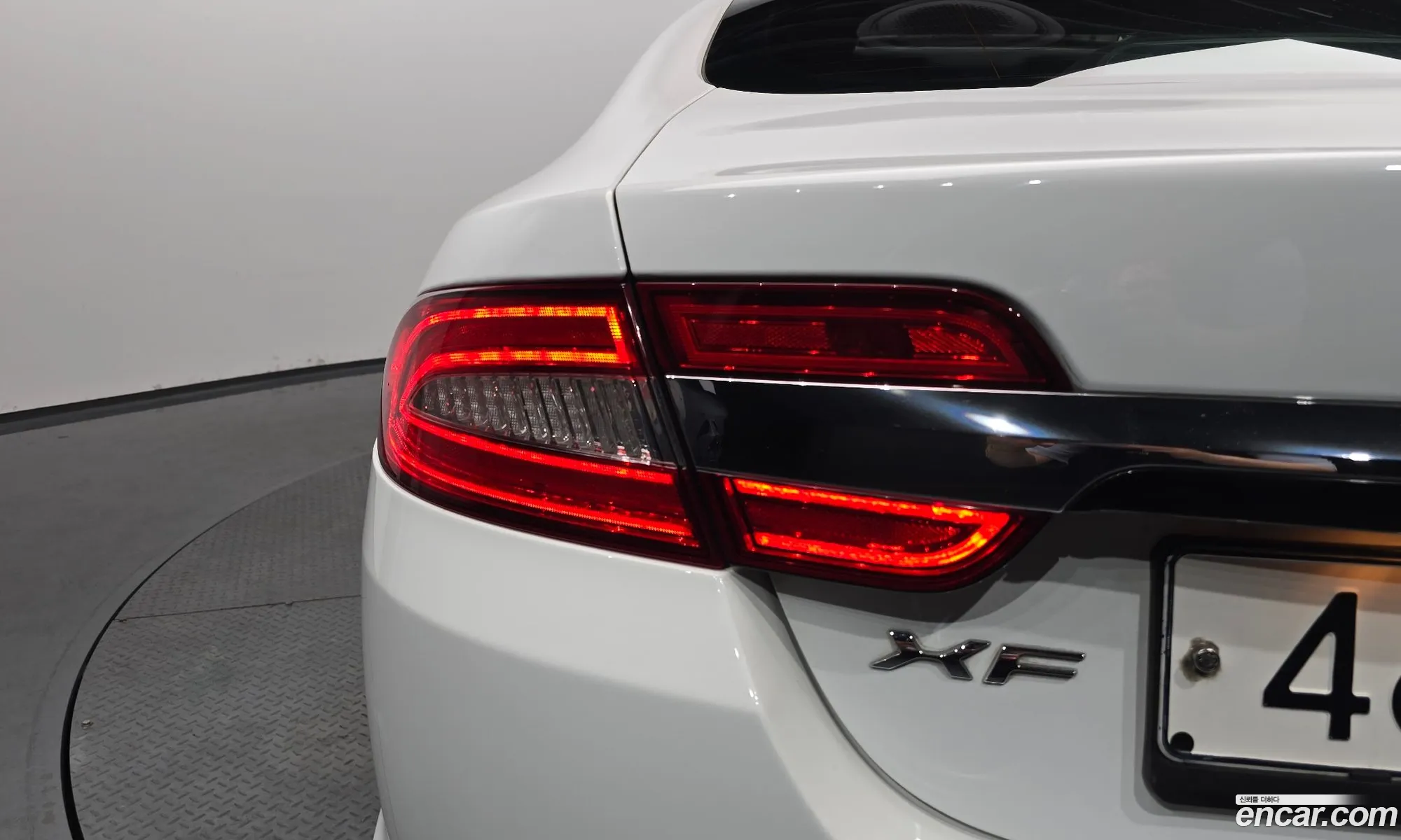Jaguar XF 2014 — 13