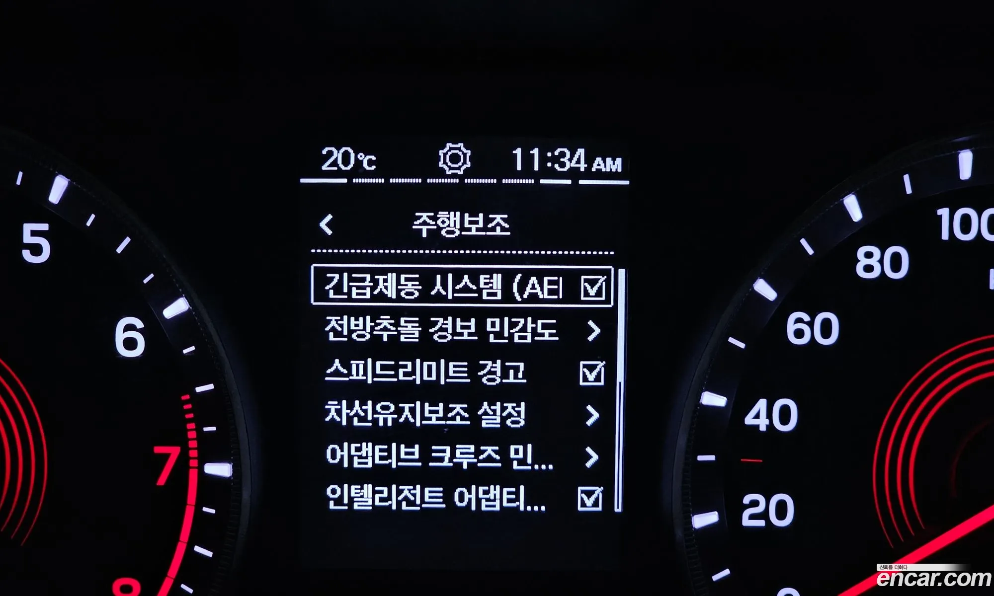 KG Mobility (SsangYong) Beautiful Korando 2021 — 24