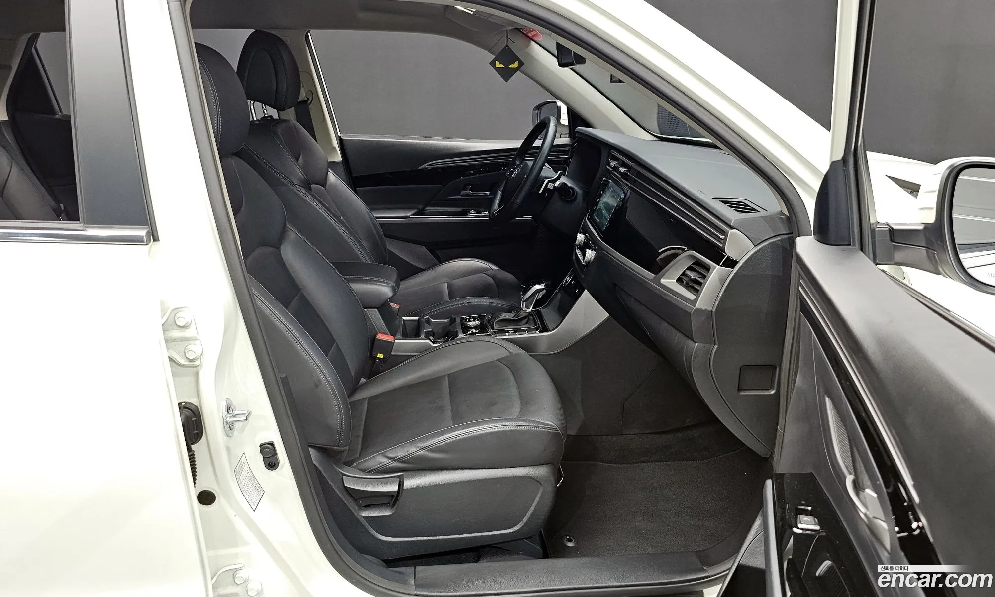 KG Mobility (SsangYong) Beautiful Korando 2021 — 12