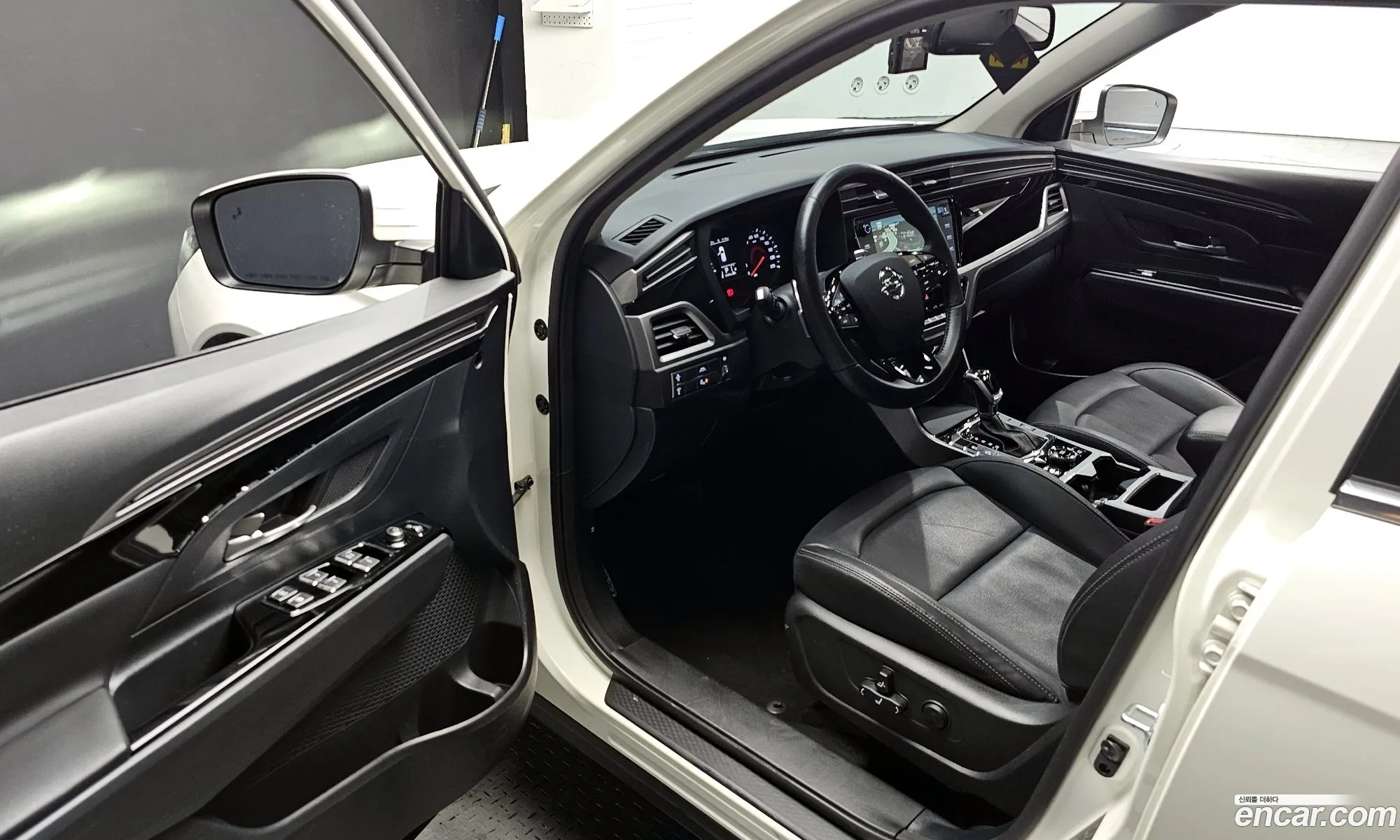 KG Mobility (SsangYong) Beautiful Korando 2021 — 27