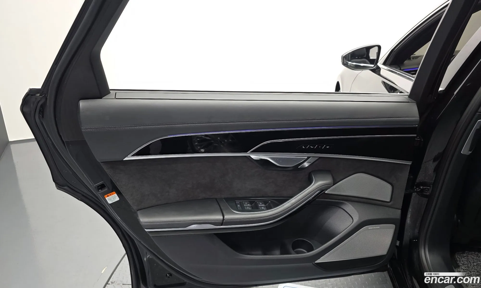 Audi A8 2020 — 27