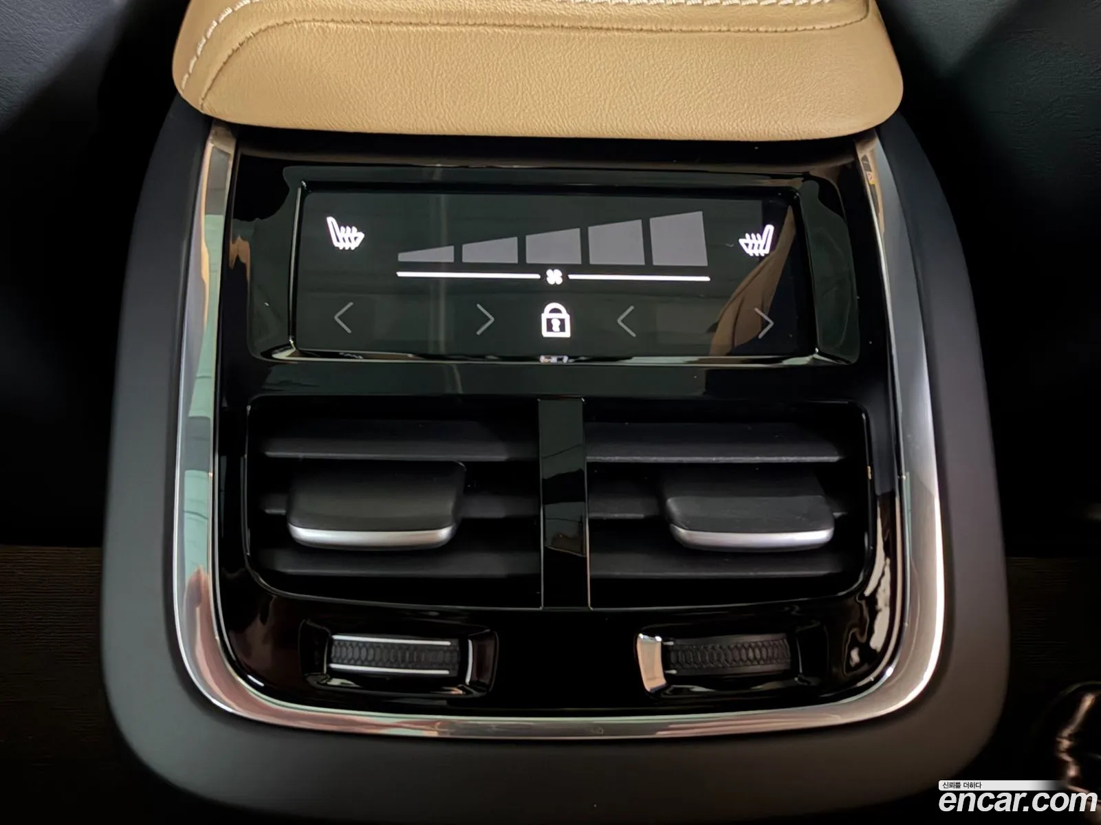 Volvo XC60 2024 — 17