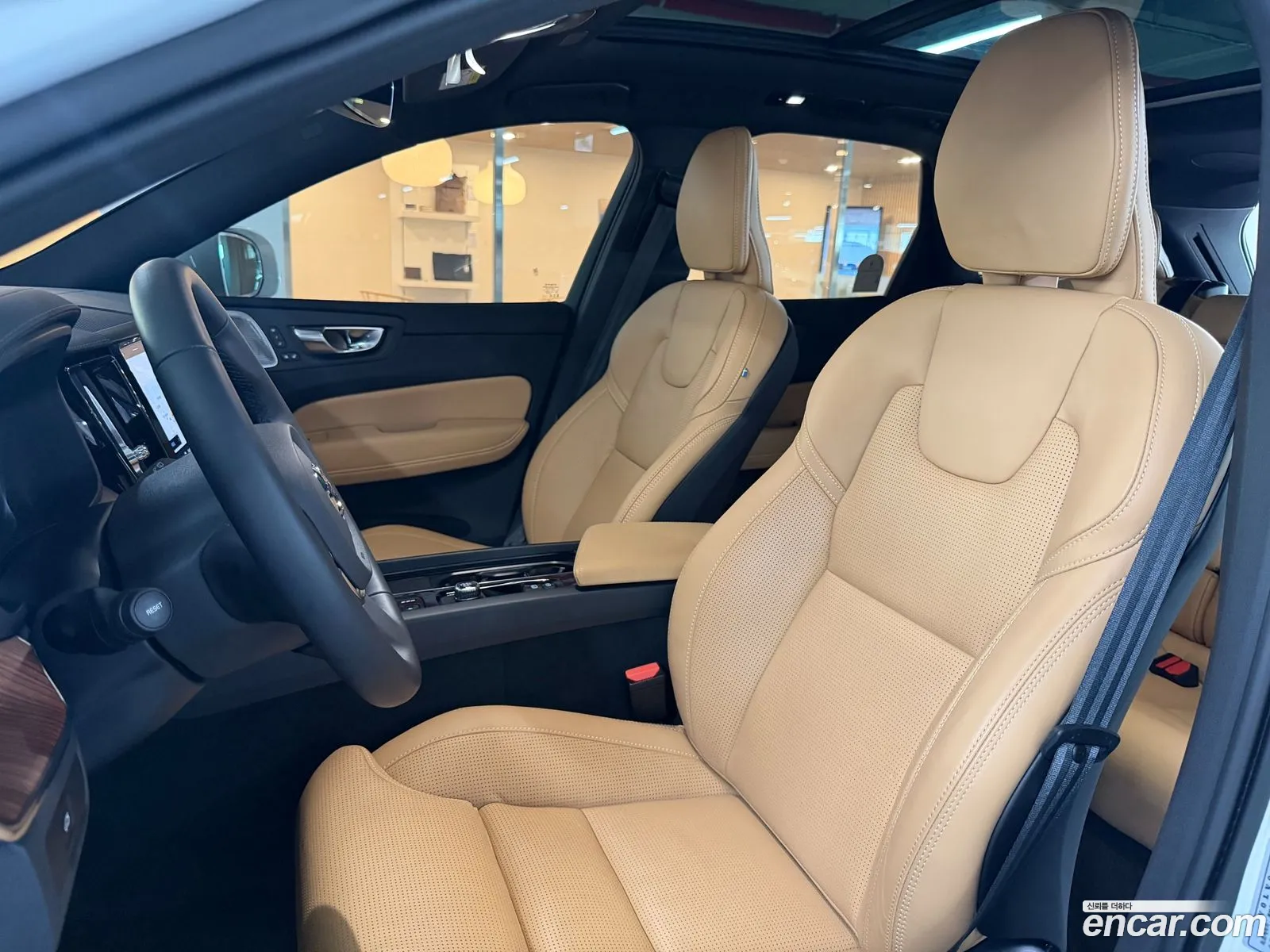 Volvo XC60 2024 — 2