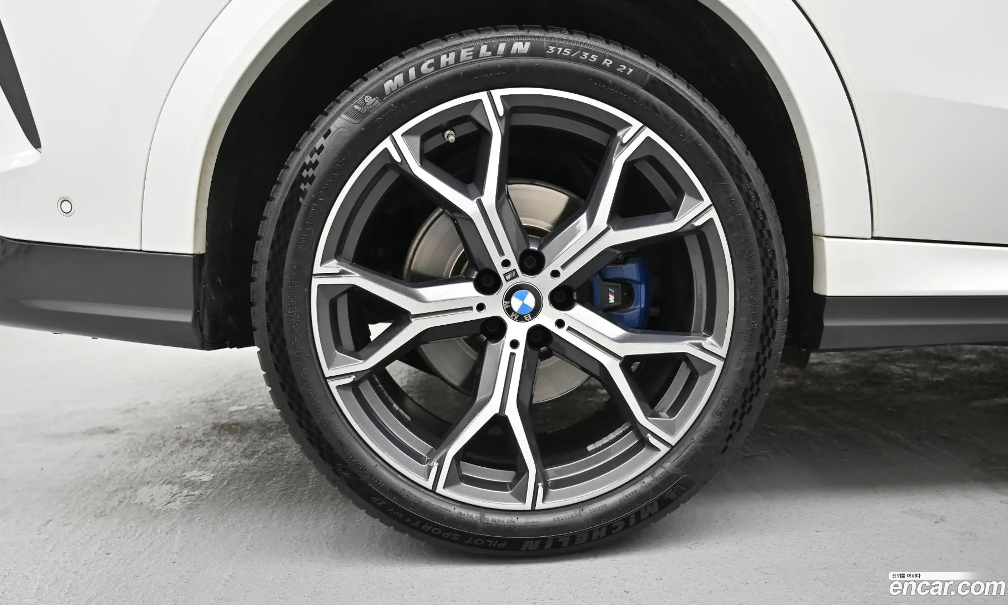 BMW X6 2022 — 12
