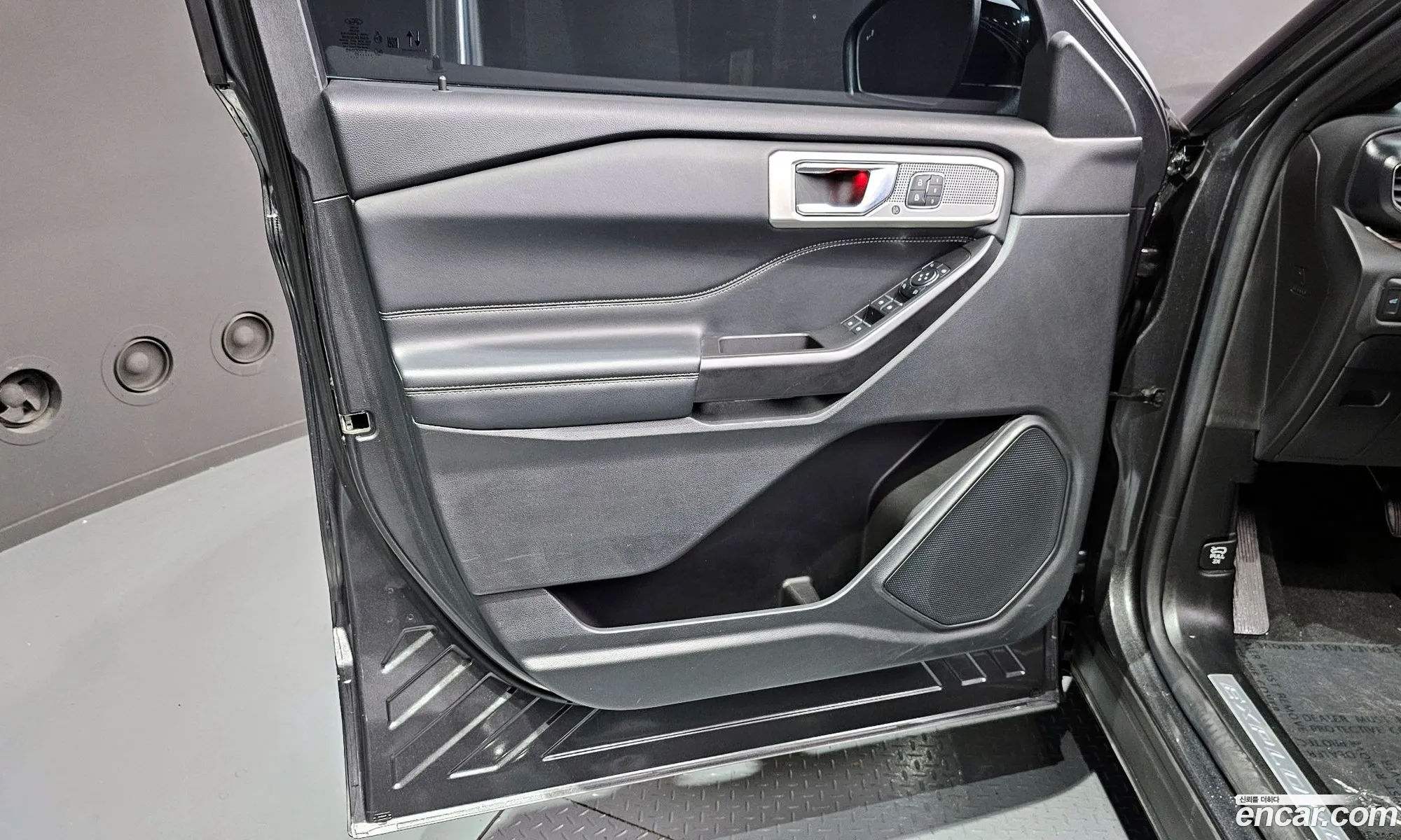 Ford Explorer 6th Gen 2020 1FMSK8FH2LGB99008 — 29