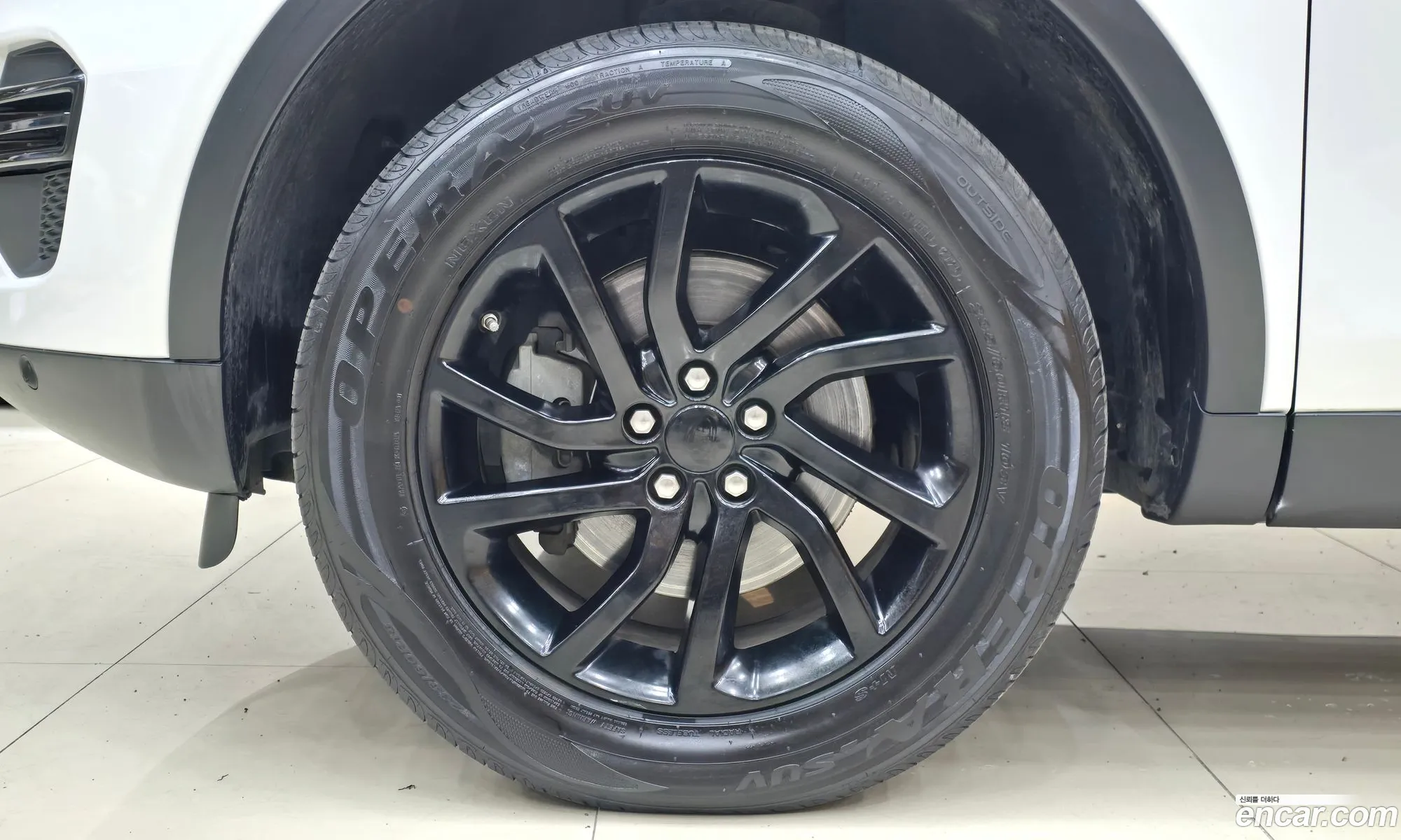 Land Rover Discovery Sport 2018 — 13
