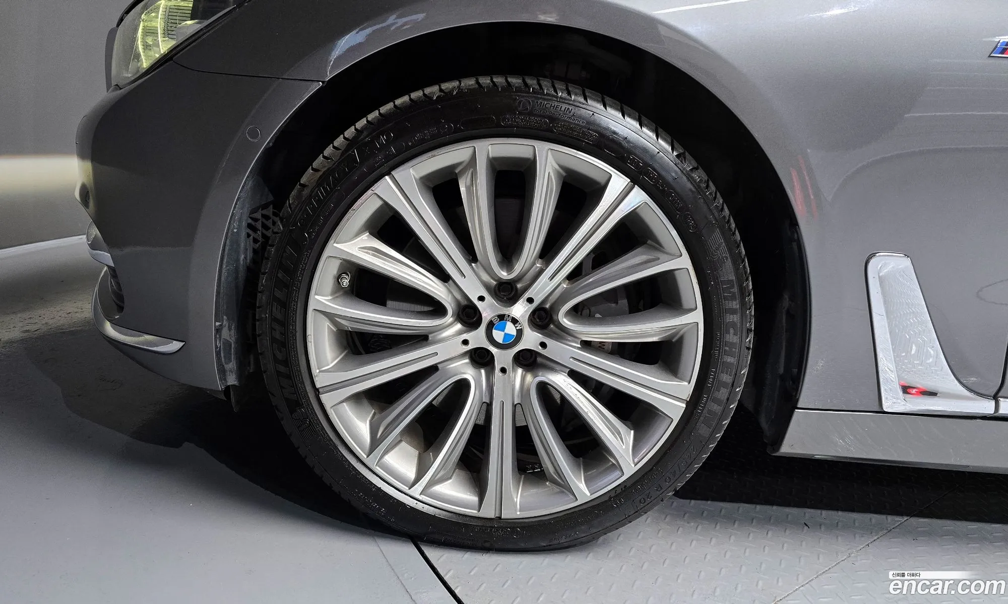 BMW 7 Series 2016 WBA7F2107GG524445 — 16