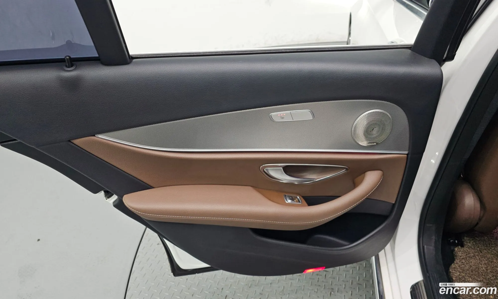 Mercedes-Benz E-Class W213 2018 WDDZF4JB3KA546470 — 12