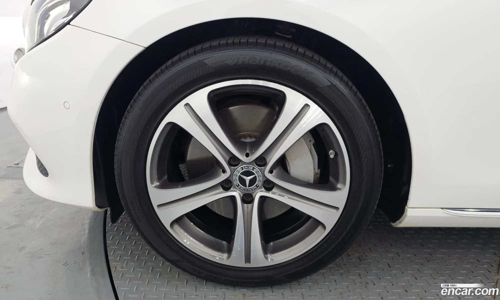 Mercedes-Benz E-Class W213 2018 WDDZF4JB3KA546470 — 30