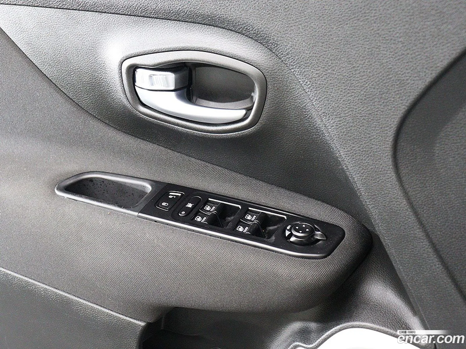 Jeep Renegade 2021 — 12
